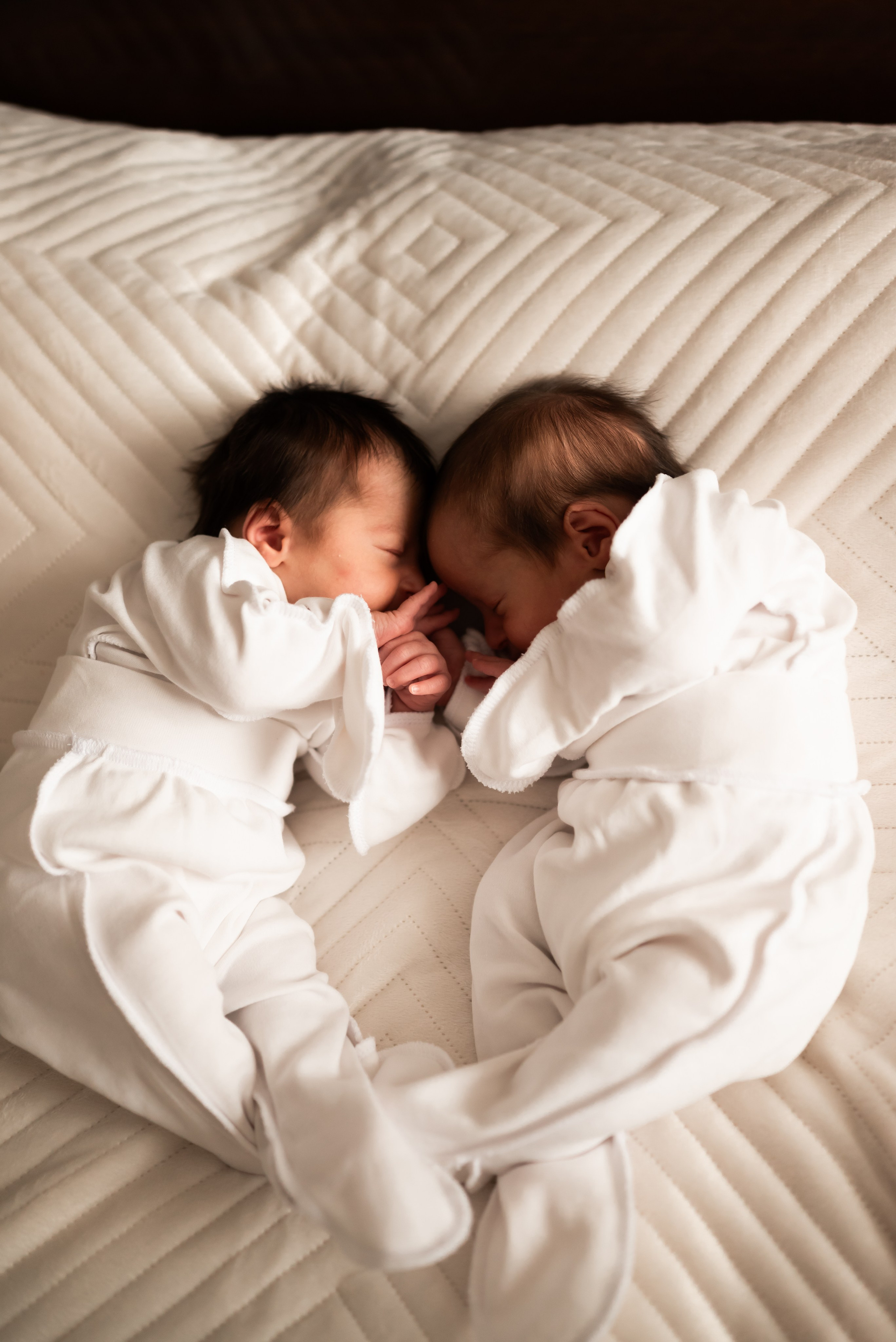 NEWBORN ДВОЙНЯШКИ. Фотограф Ксения Огородова портфолио