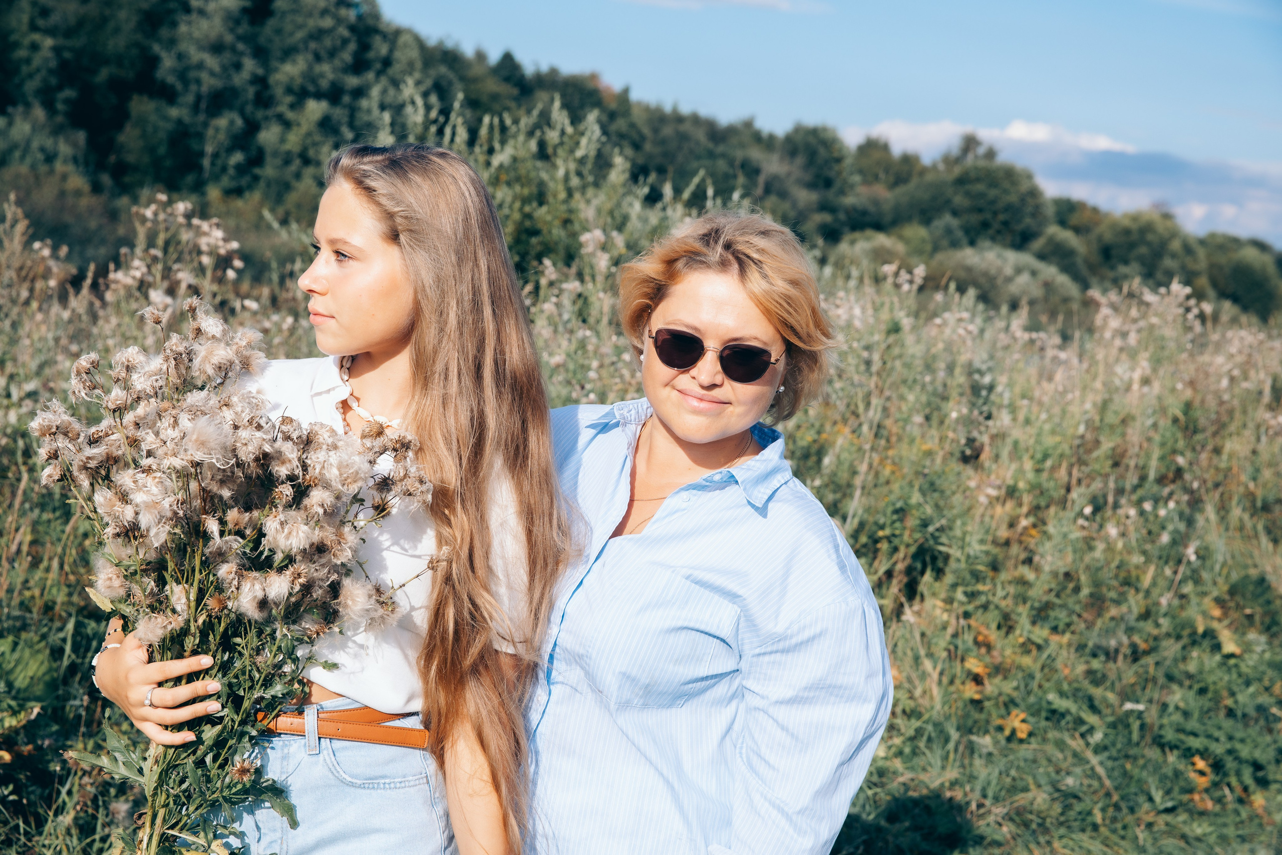 Наташа, Вадим, Арина, Тая и Пета. Август 2024. Фотограф в Санкт-Петербурге Алена Сертакова