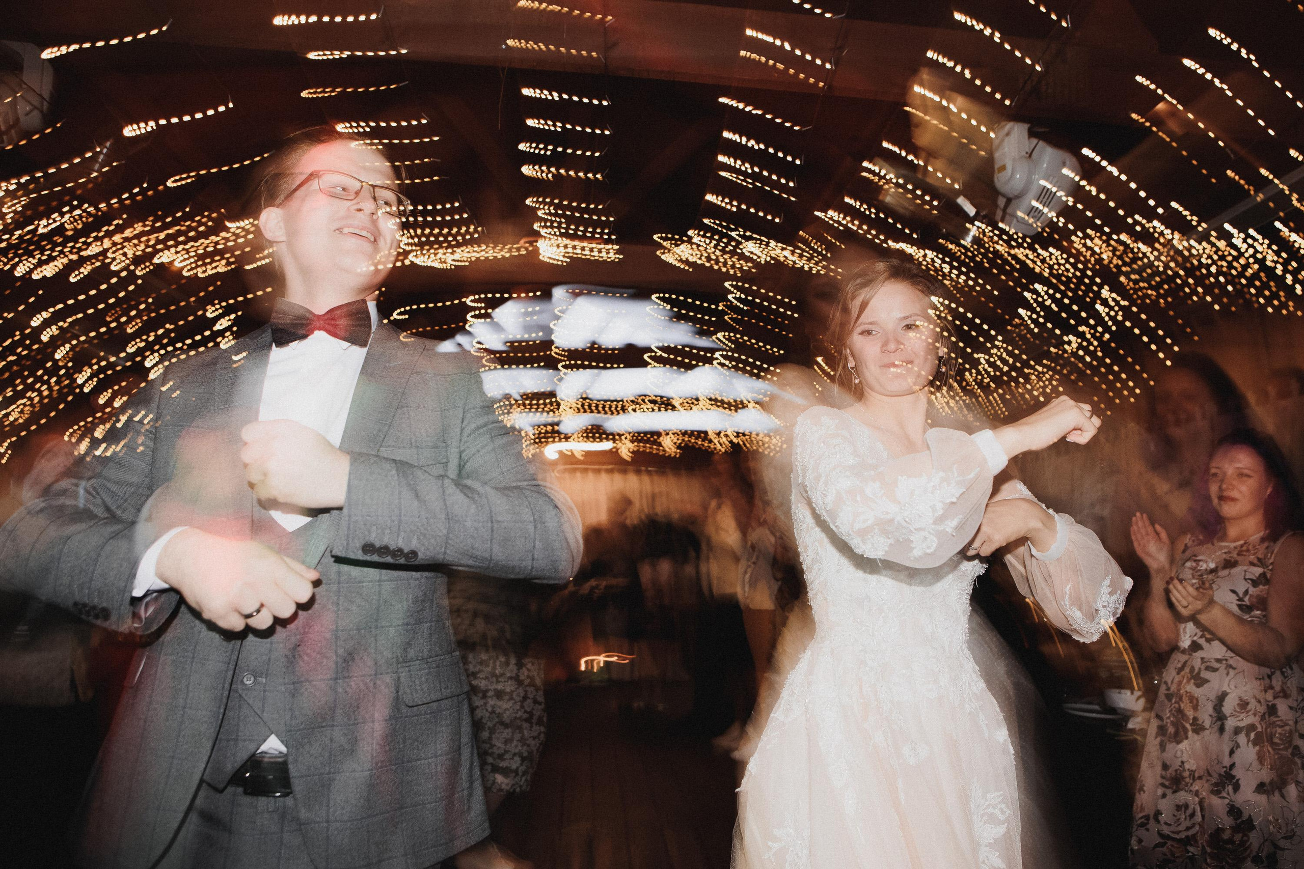 Свадебная фотосъёмка на природе, свадьба в борах. Свадебный и портретный фотограф в Архангельске Илья Труфанов