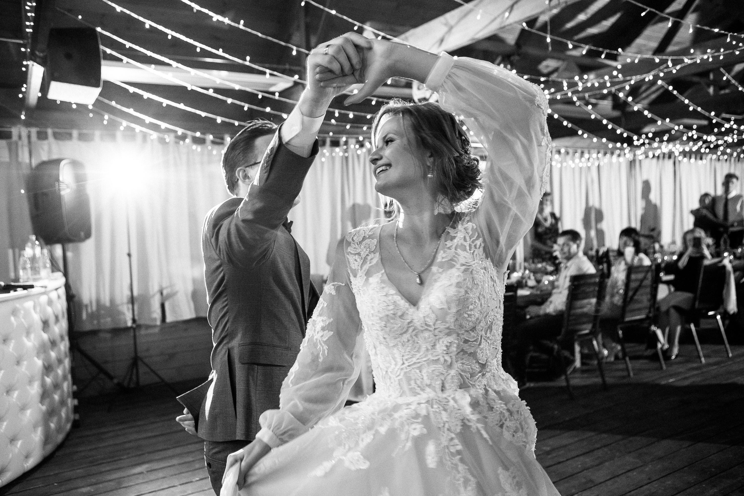 Свадебная фотосъёмка на природе, свадьба в борах. Свадебный и портретный фотограф в Архангельске Илья Труфанов