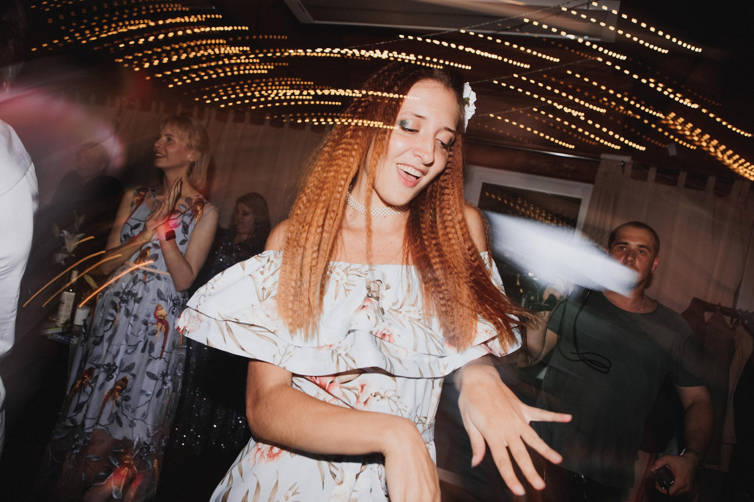 Свадебная фотосъёмка на природе, свадьба в борах. Свадебный и портретный фотограф в Архангельске Илья Труфанов