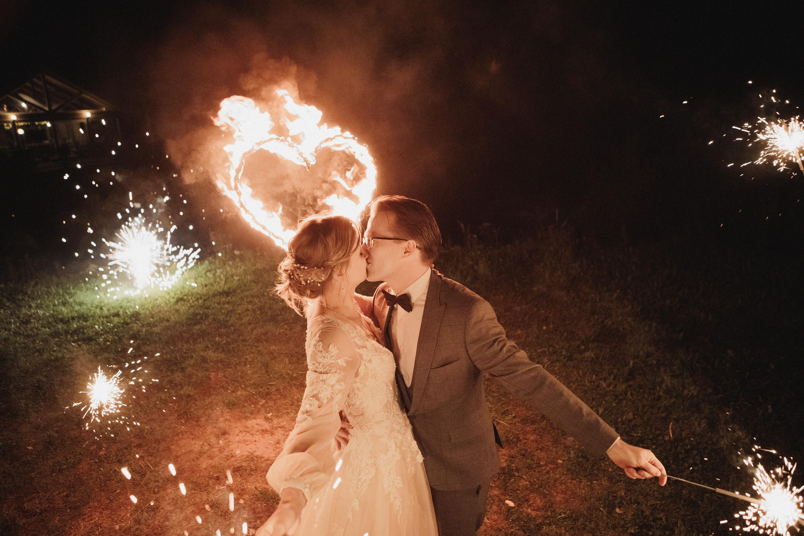 Свадебная фотосъёмка на природе, свадьба в борах. Свадебный и портретный фотограф в Архангельске Илья Труфанов