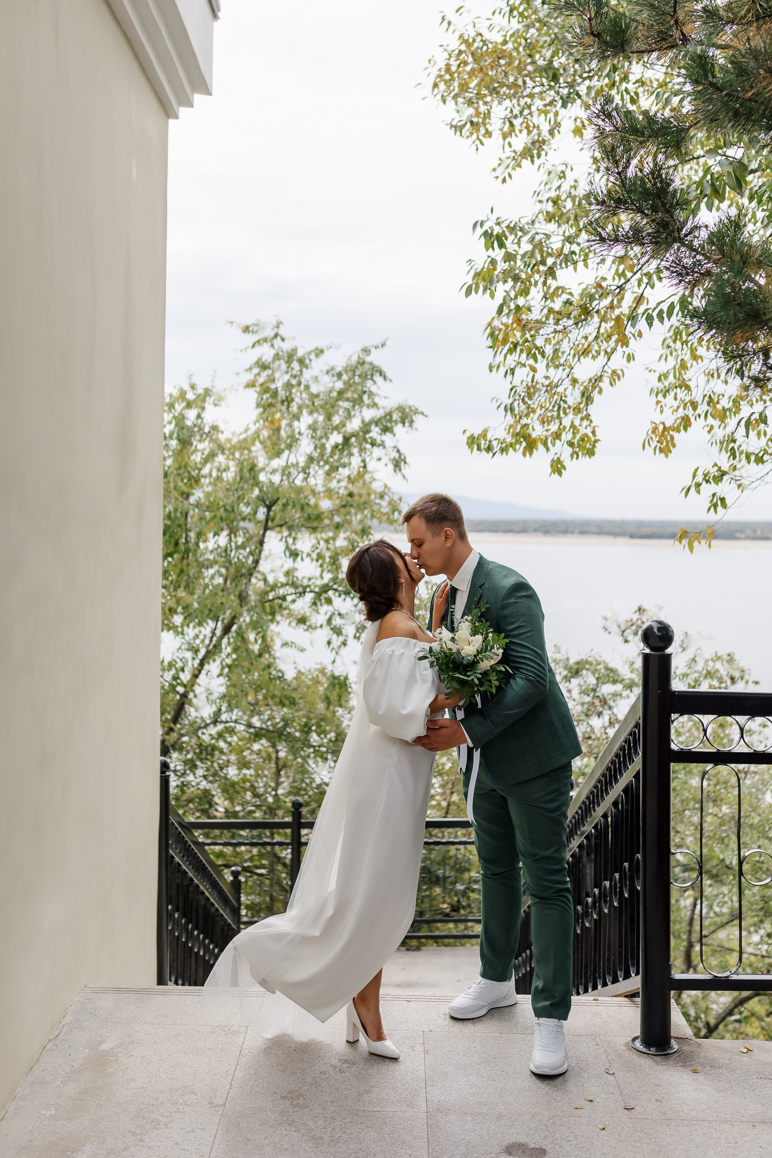 Олег и Юлия. Свадебная прогулка. Свадебный фотограф в Хабаровске