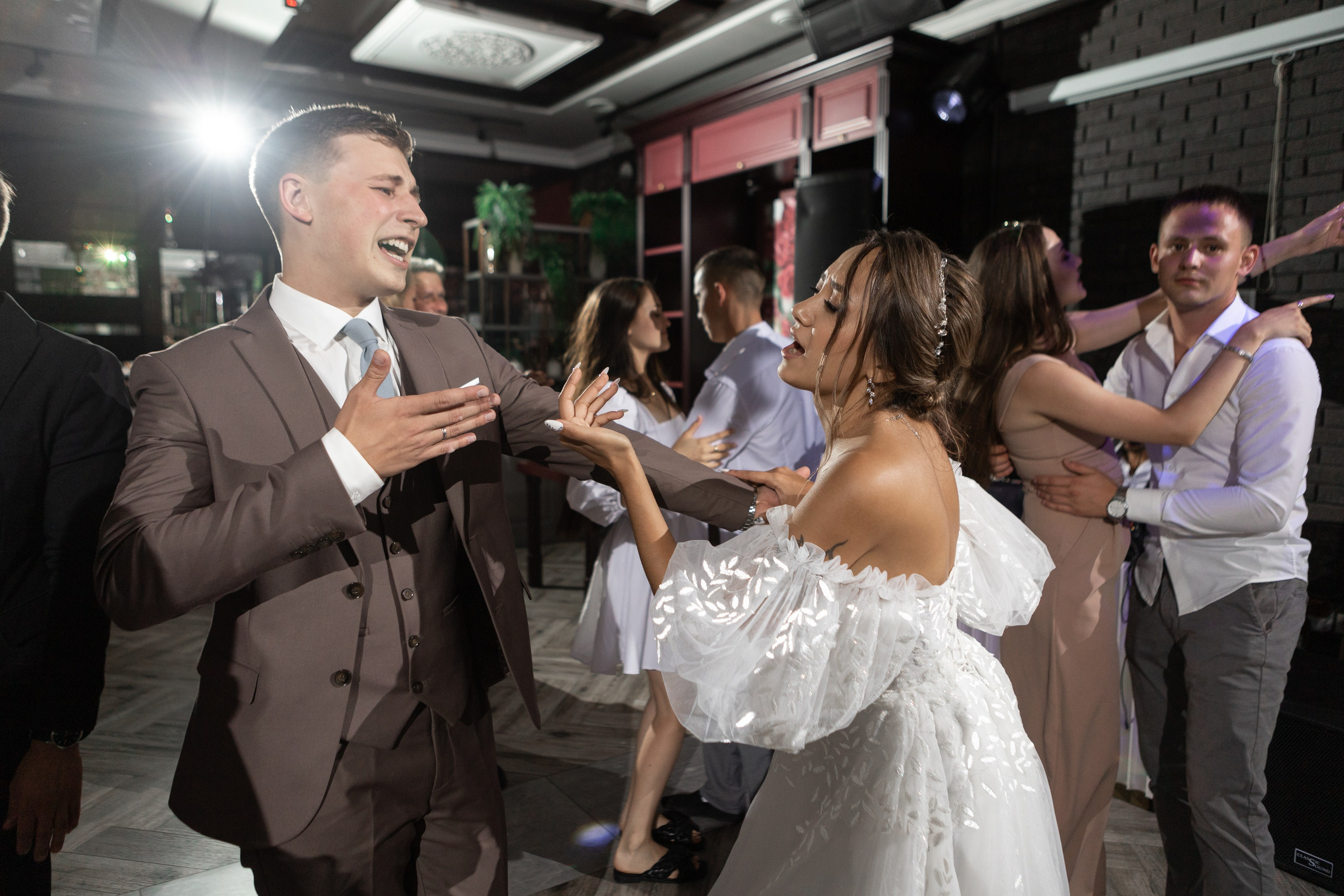 Свадебный фотограф Уфа — Руслан ГабдлисламовЖивые эмоции, красивые кадры, воспоминания на всю жизнь.Работаю по всей Республике Башкортоста. Свадебный фотограф Уфа Руслан Габдлисламов