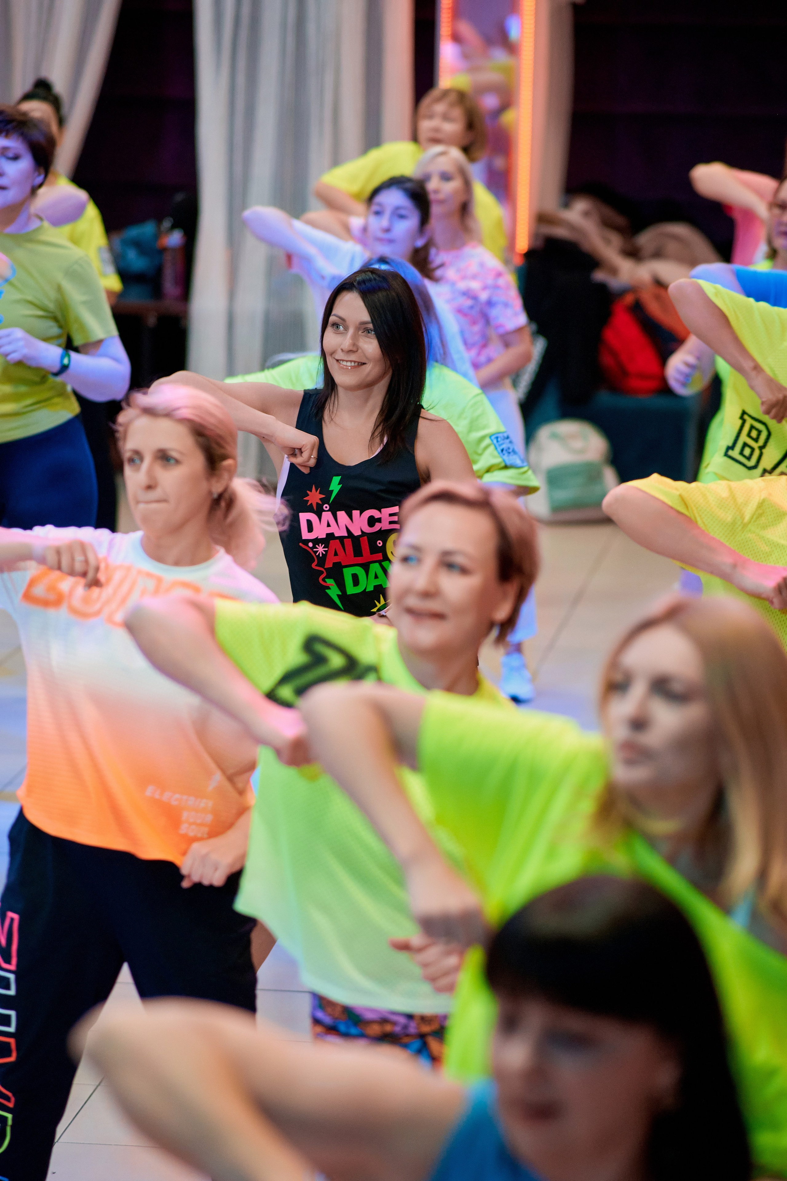 Благотворительная тренировка ЗУМБА. Арт-кафе «Чайка». Фотограф Таганрог Анна Трайжон