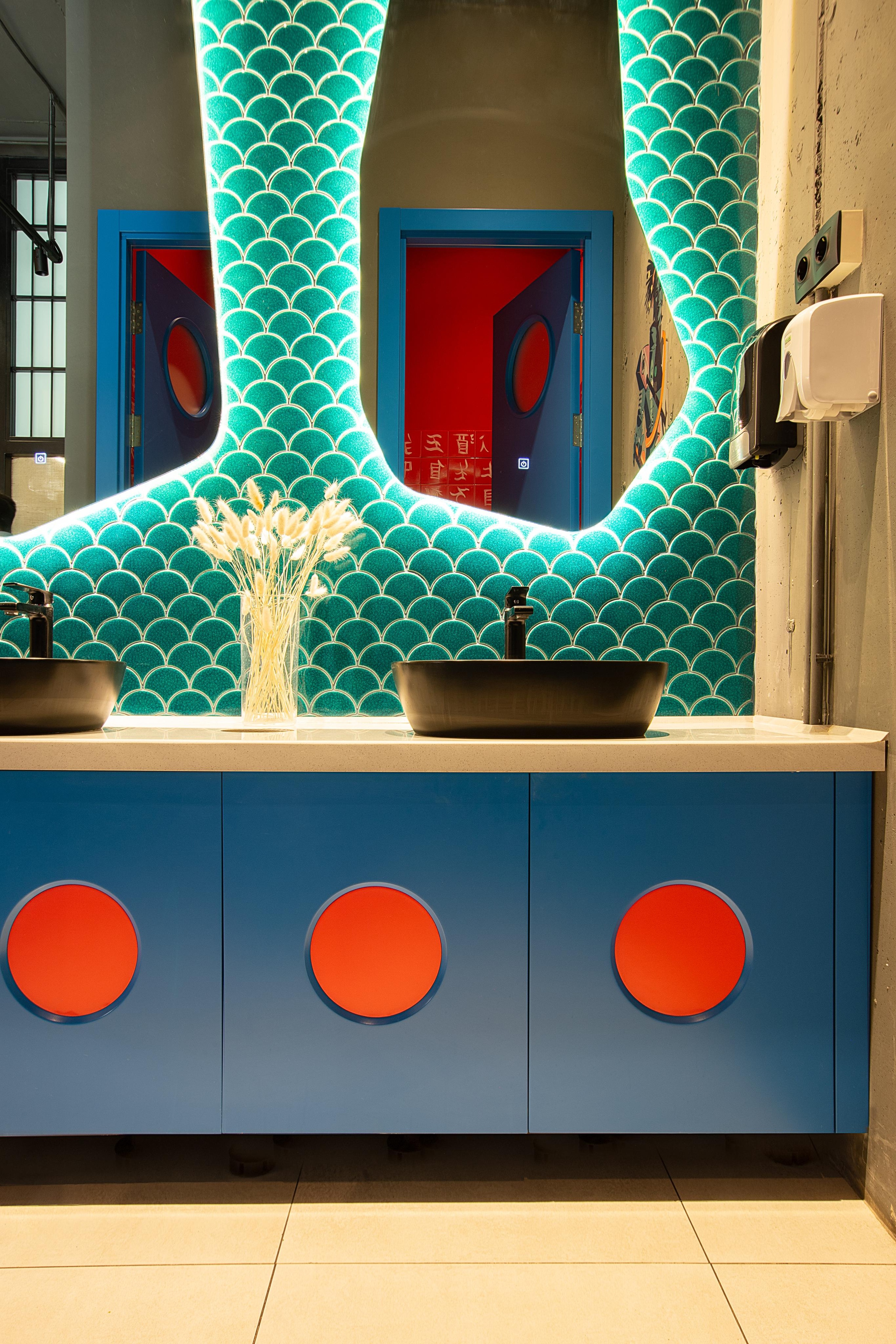 Woods Manufacture — Manga Sushi. Roman Yakunin — interior photographer in Almaty, Kazakhstan