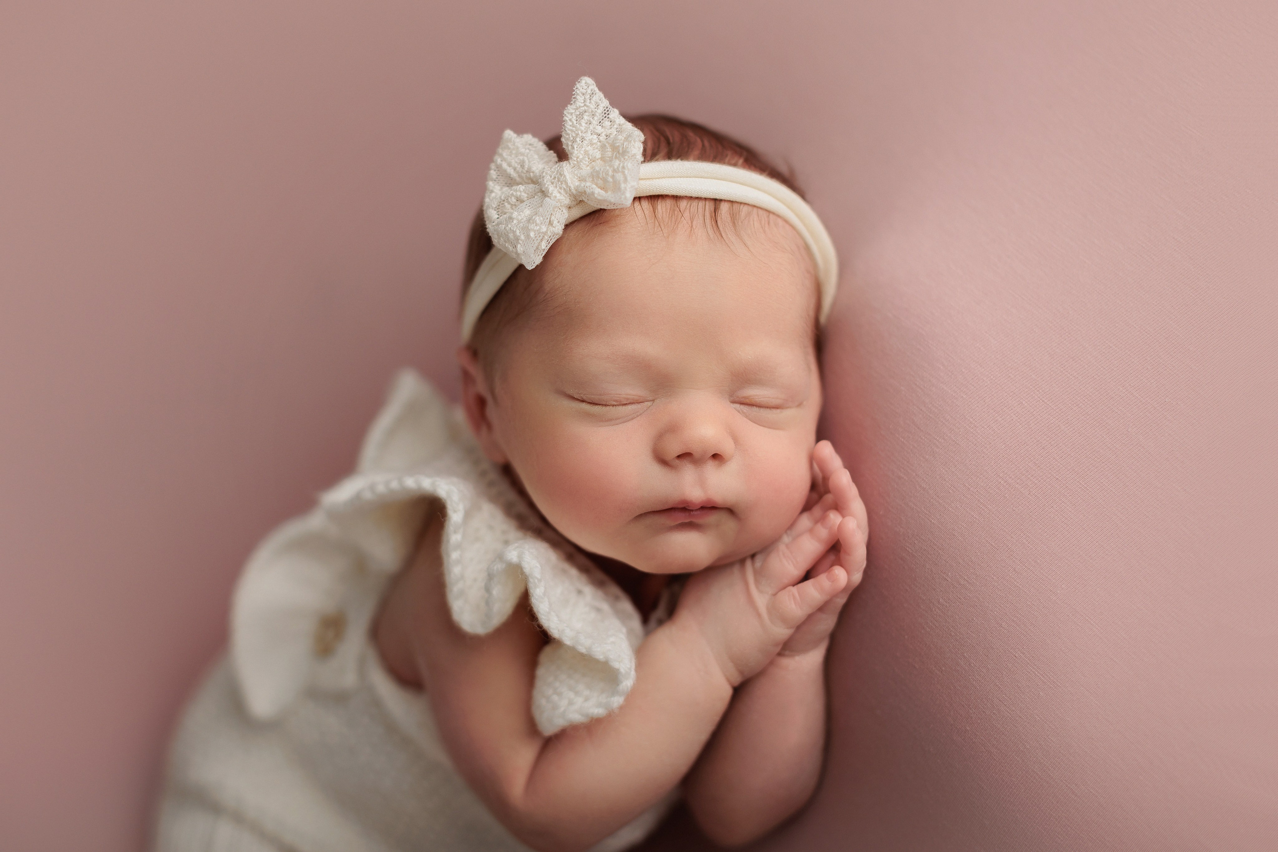 Фотосессия новорожденного серпухов. Семейный фотограф новорождённых в Серпухове Юлия Новикова +79637785957
