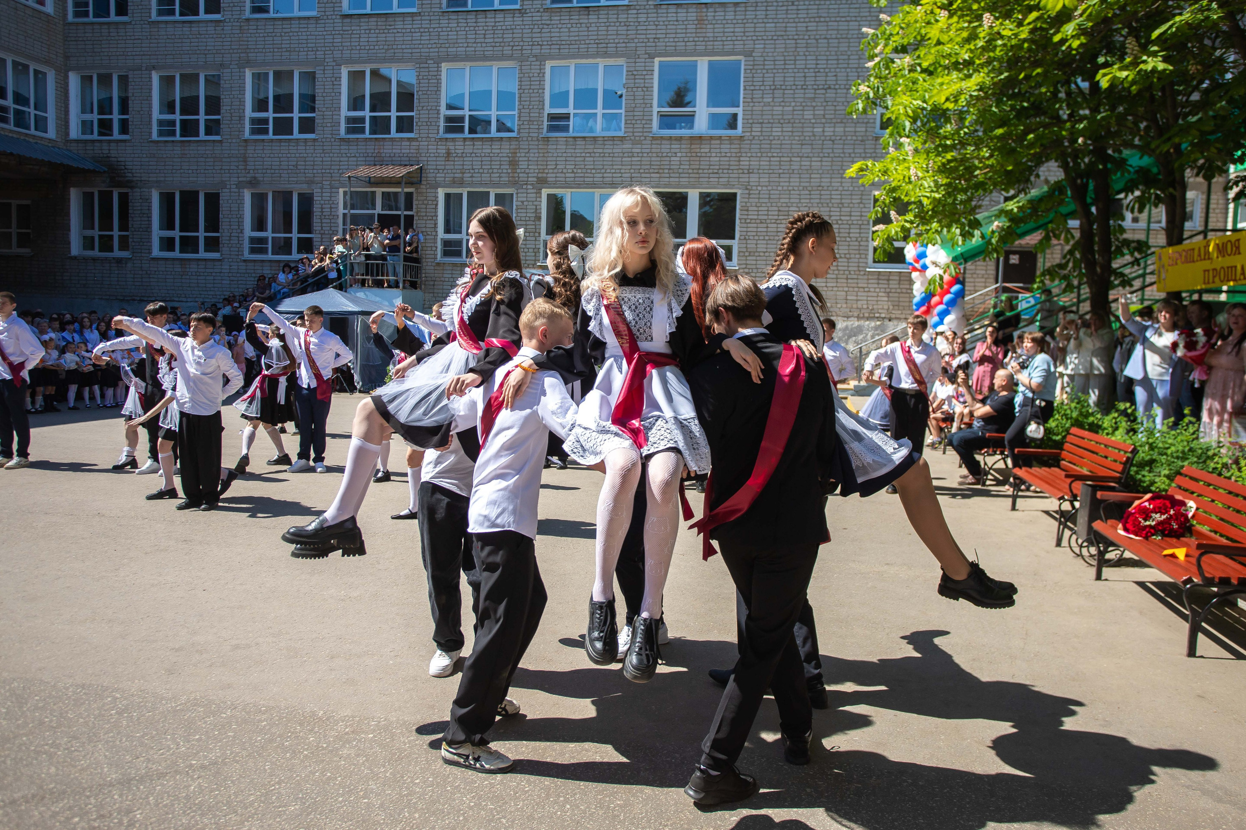 Последний звонок. Выпускные альбомы и фильмы