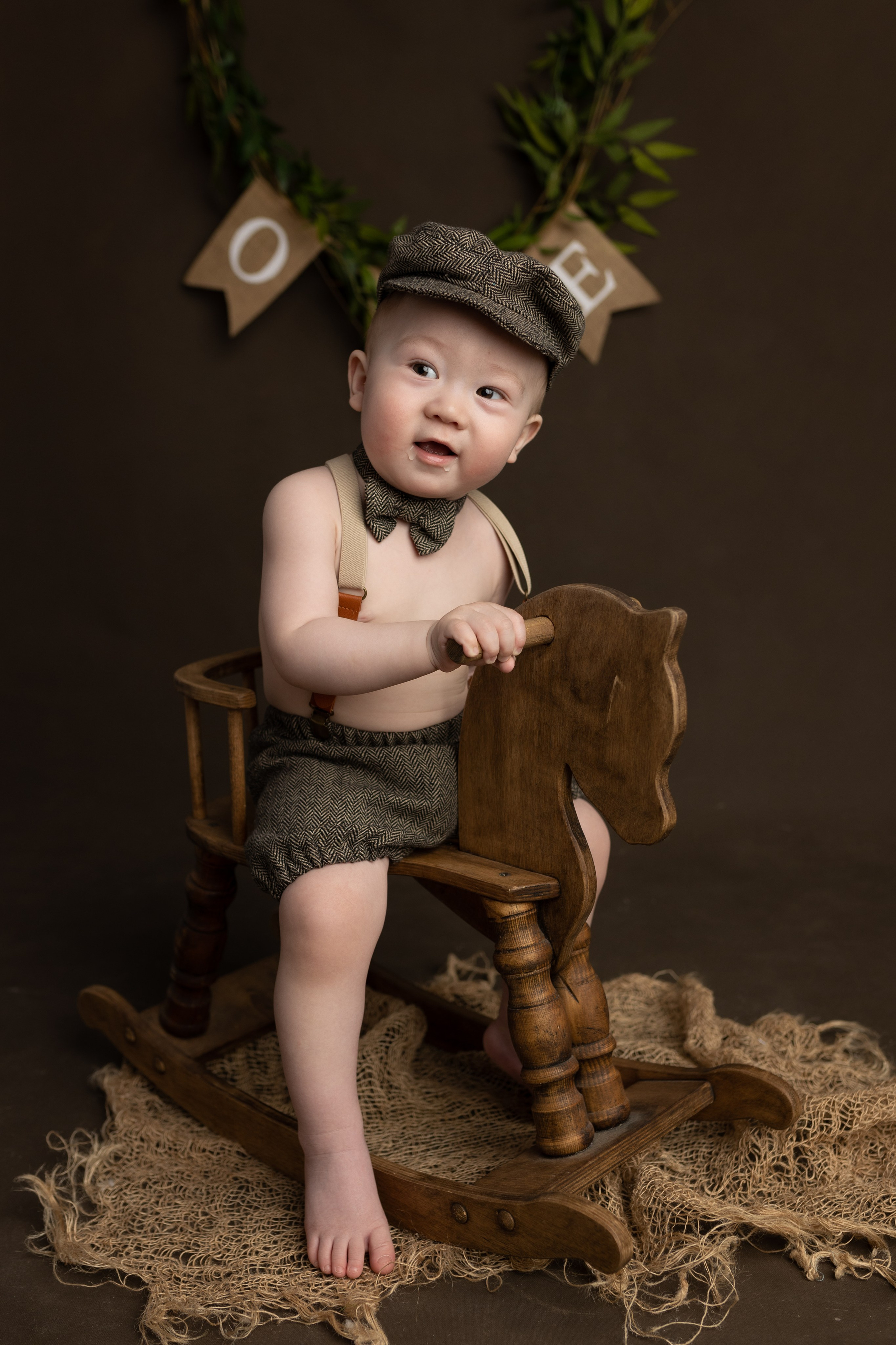 От 9 месяцев  - Фотограф новорожденных: магия детства в каждом снимке. Фотограф новорожденных: волшебные моменты первых дней жизни