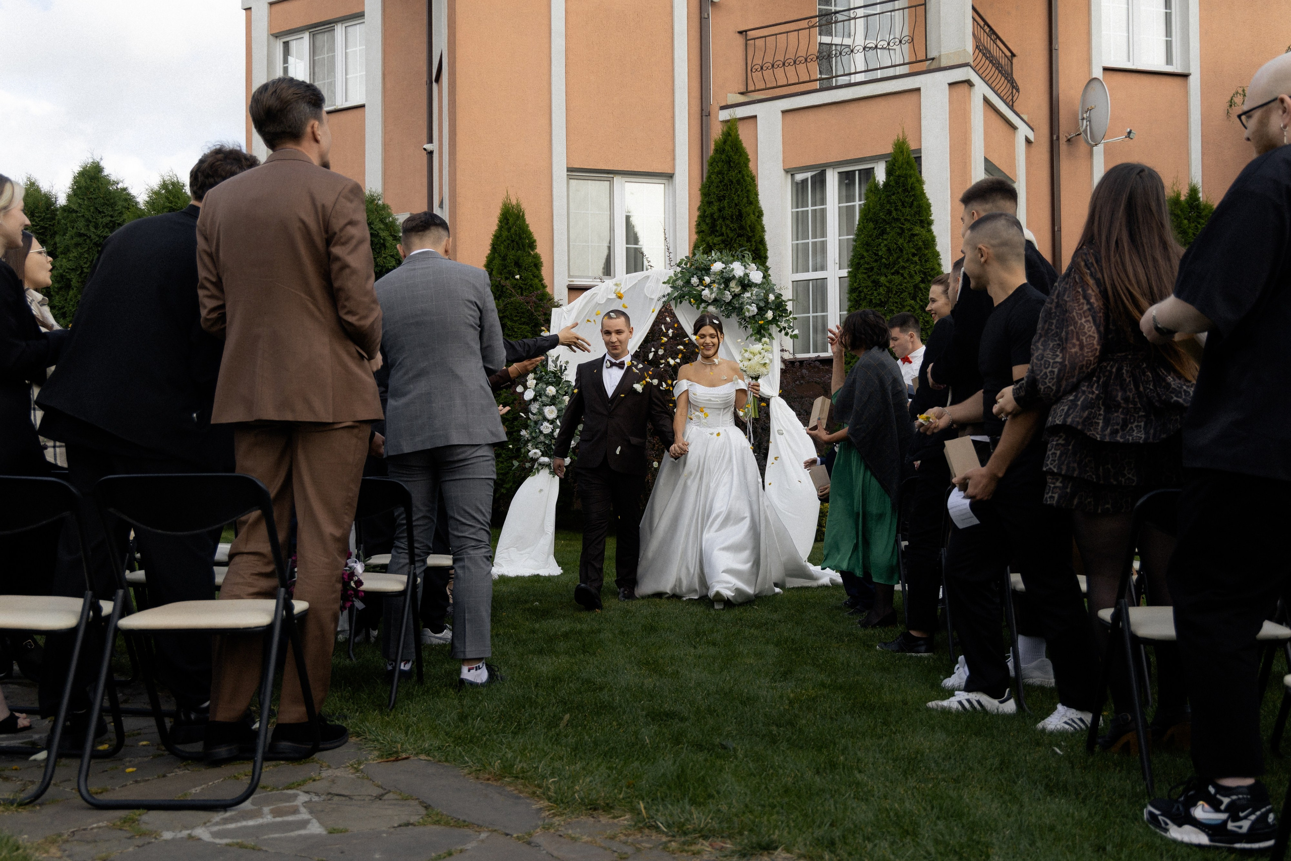 Свадебная фотосессия Анастасии и Игоря в Усадьбе Легенда. Свадебный фотограф в Минске/Беларуси Сергей Спиридонов