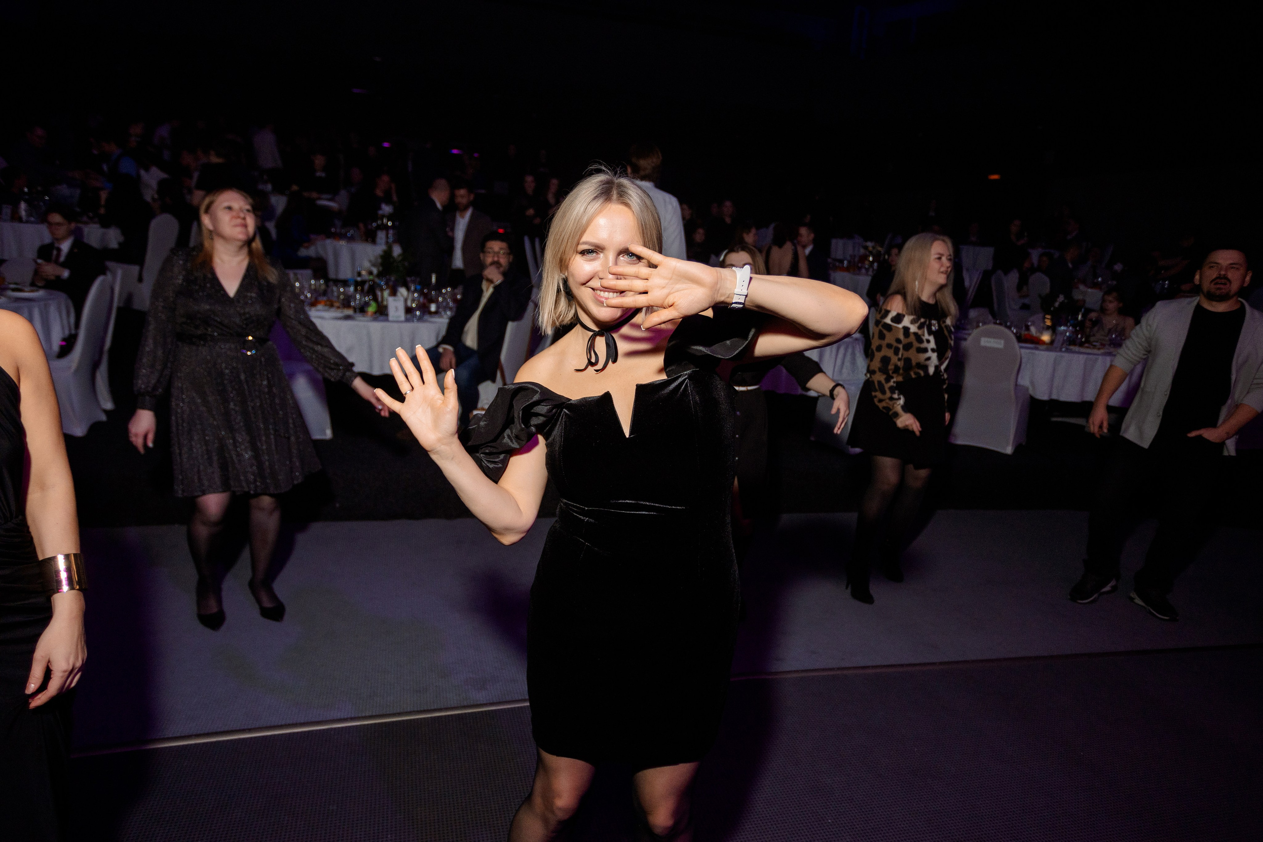 РЕПОРТАЖ: НОВЫЙ ГОД В ДК МЕТАЛЛУРГ. Профессиональный фотограф в Ижевске Леша Петров