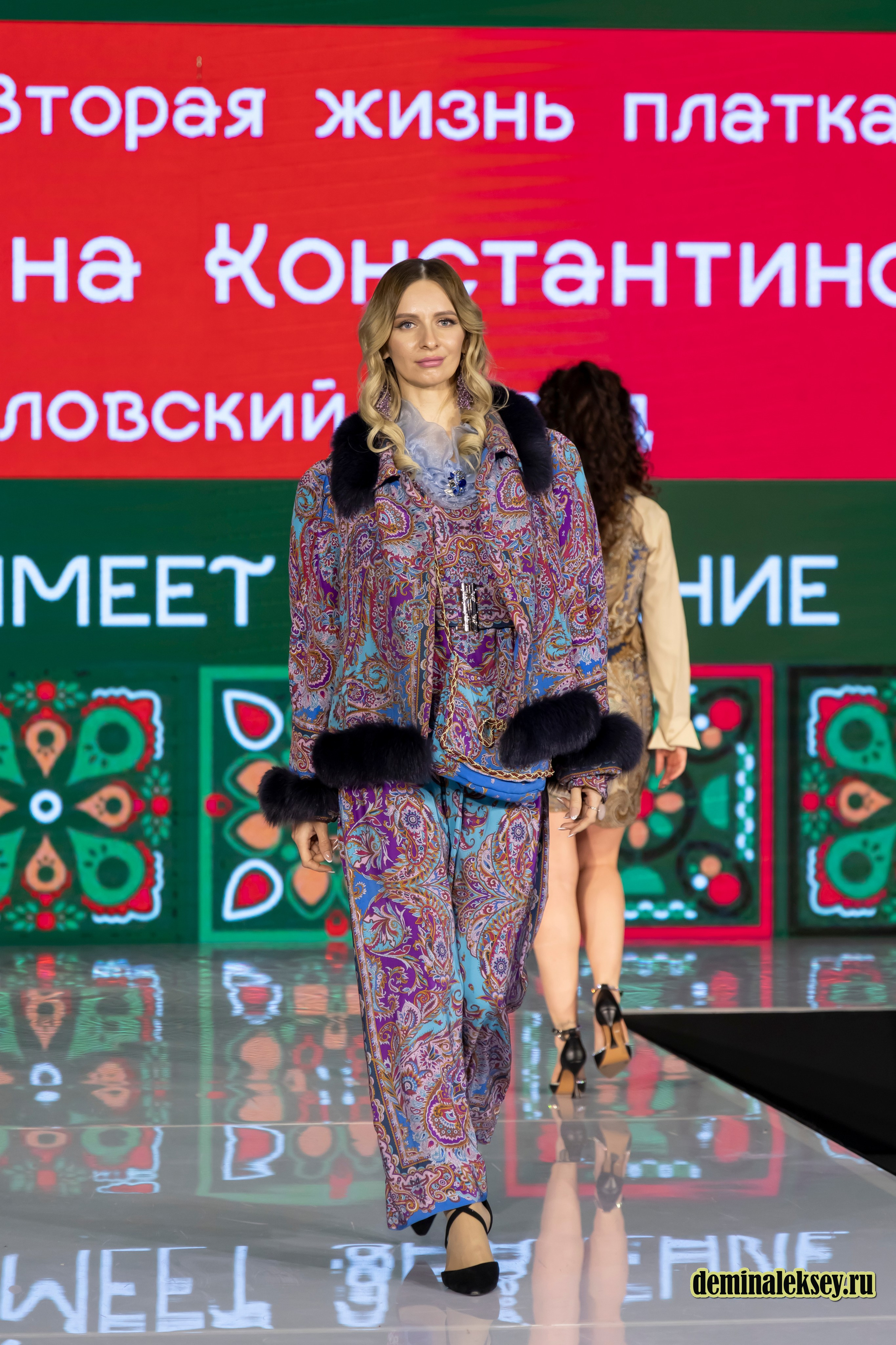 Показ бренда Павловский Посад на выставке Уникальная Россия 2025. Репортажный, семейный и студийный фотограф в Москве Демин Алексей