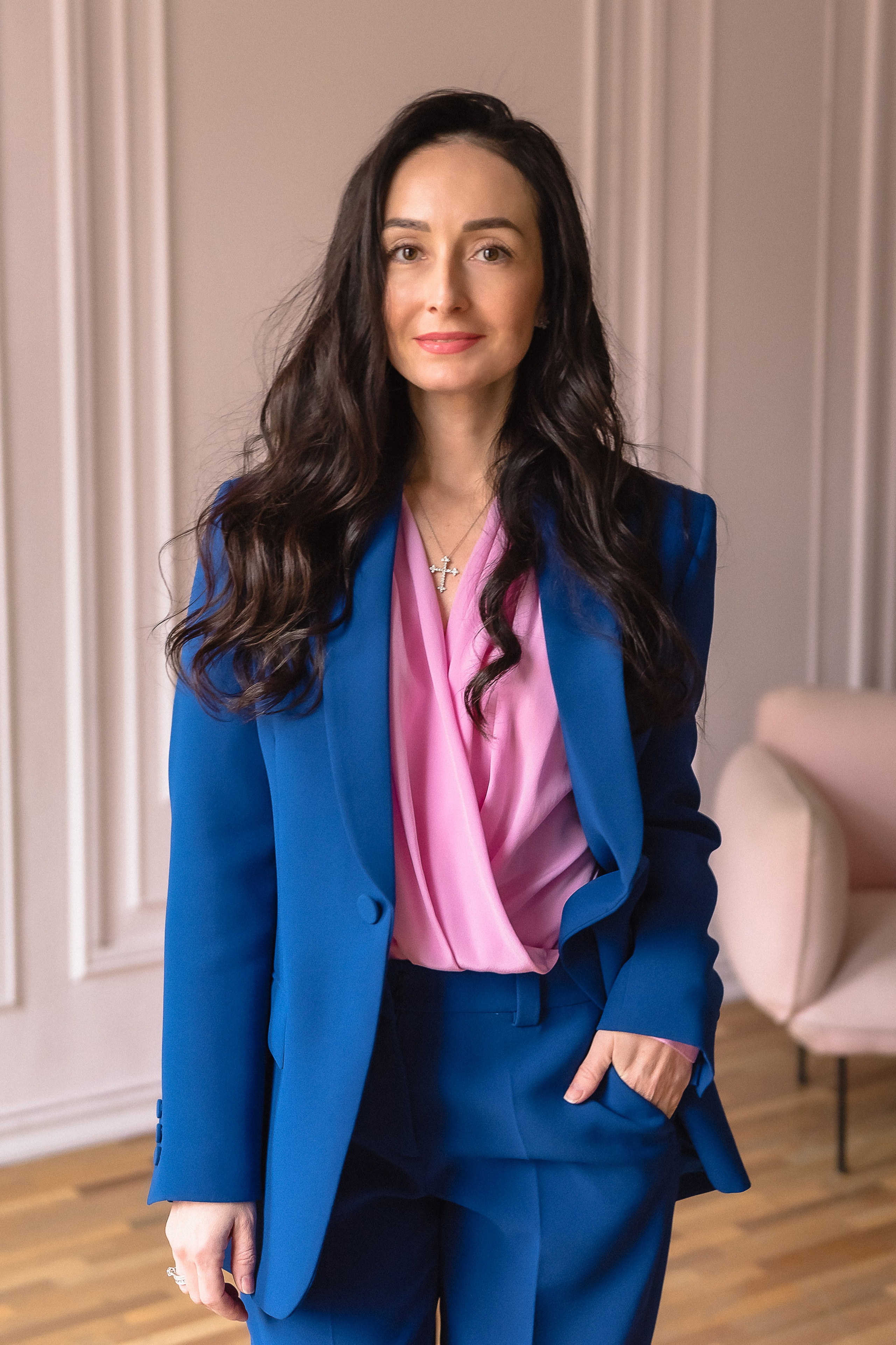 Кабинет с розовой стеной. КОНТЕНТ |БРЕНД фотограф Санкт-Петербург — Жанна Олтаржевская