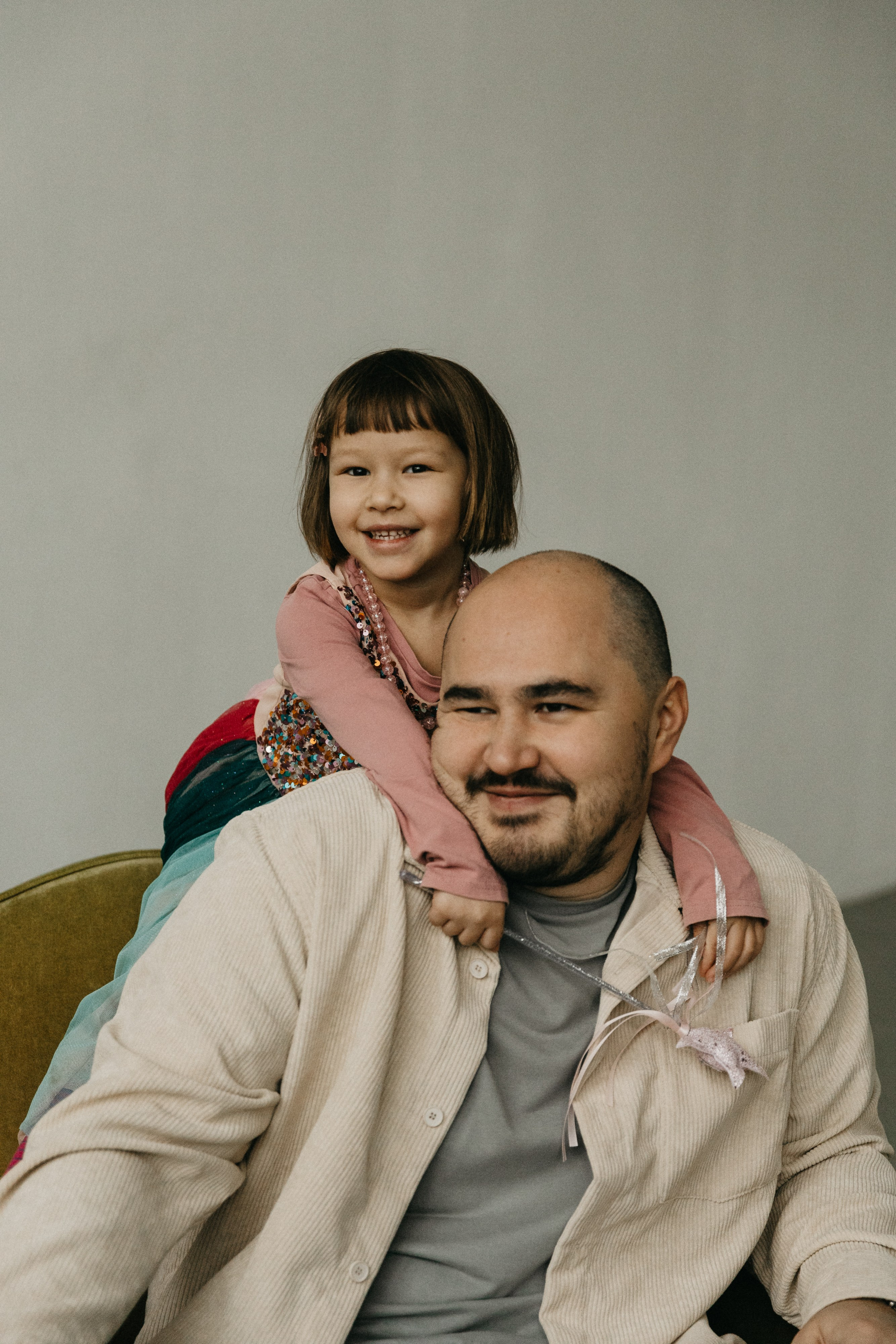 Мика, Саша, Сара. Главная