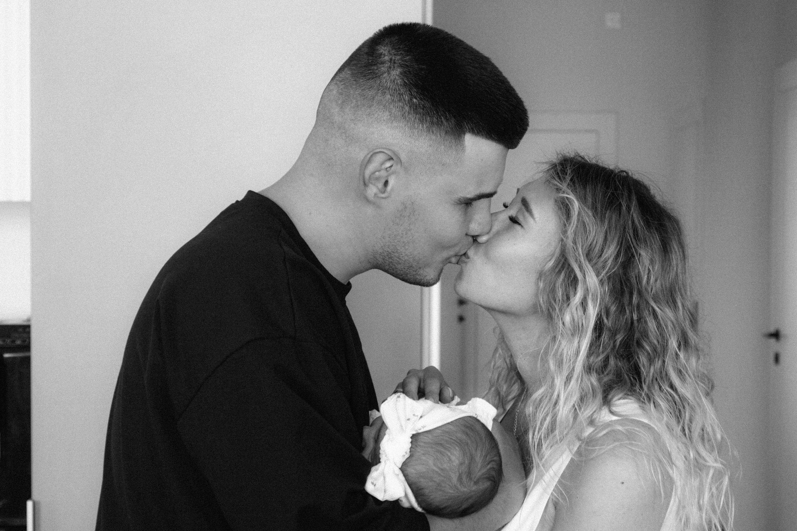 Домашняя с малышом. Фотограф на камеру и мобильная съемка в Казани Лидия