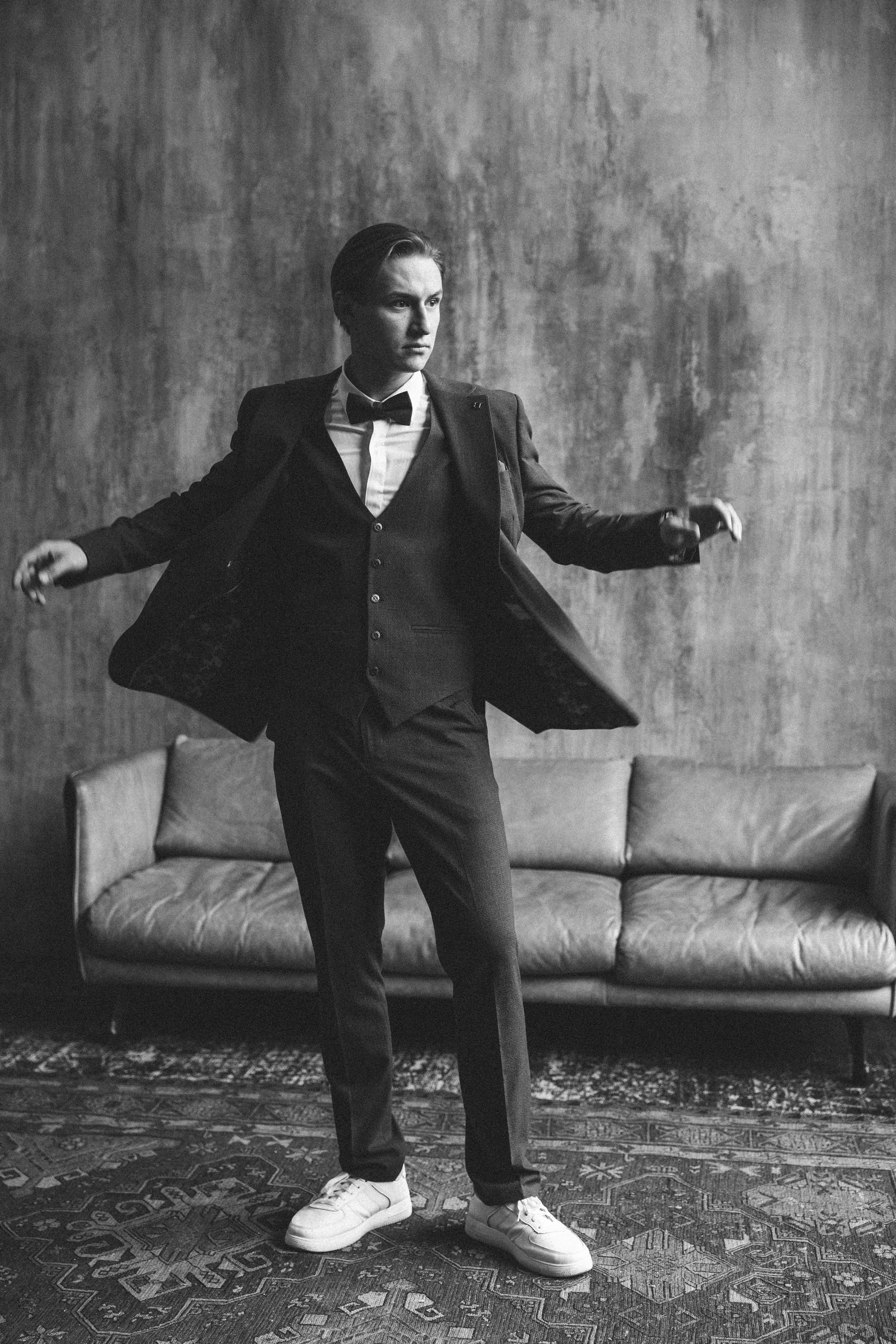 Ведущий Данил Шушлебин