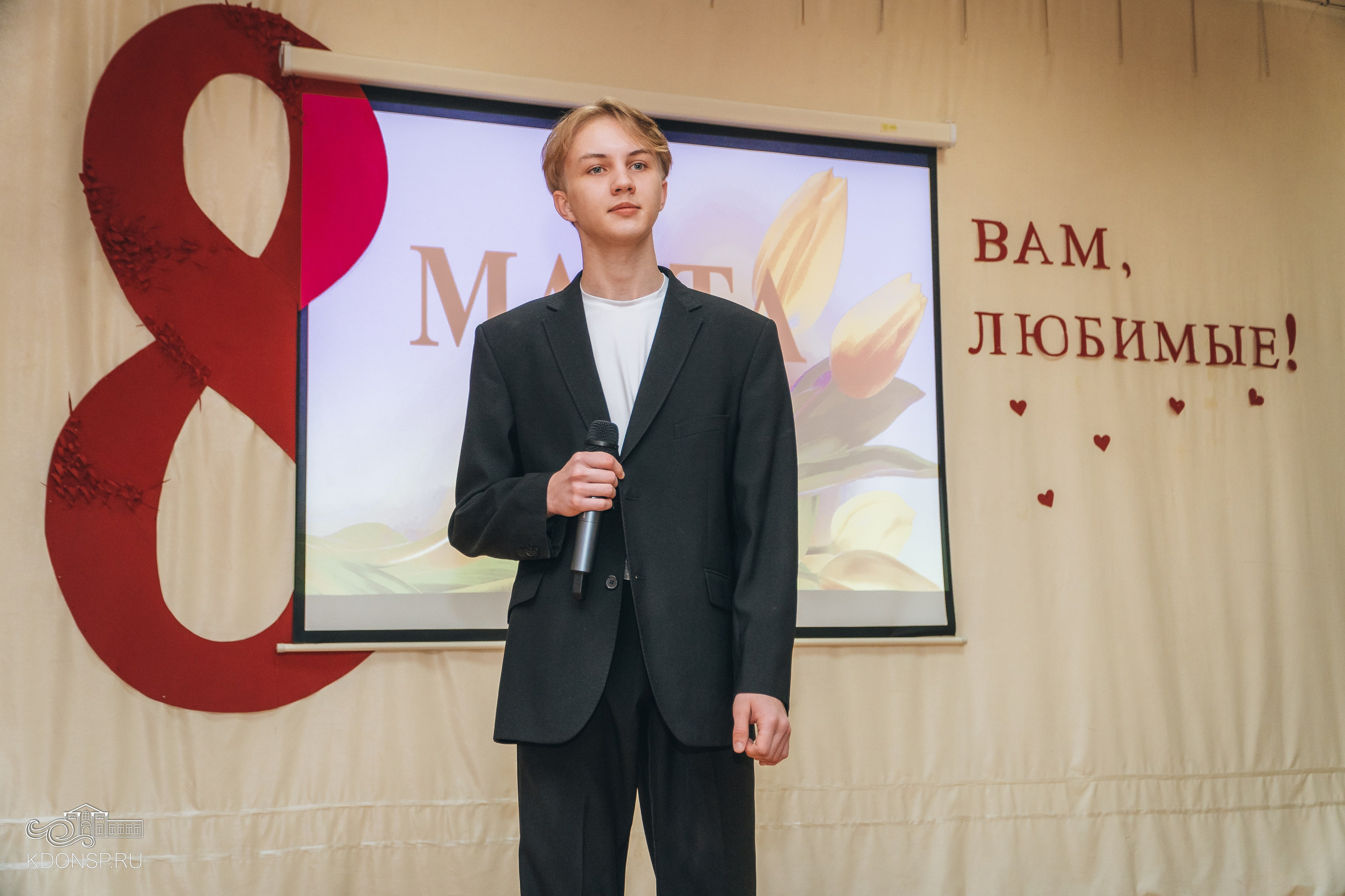 В преддверии праздника весны. Новотитаровский Дом культуры