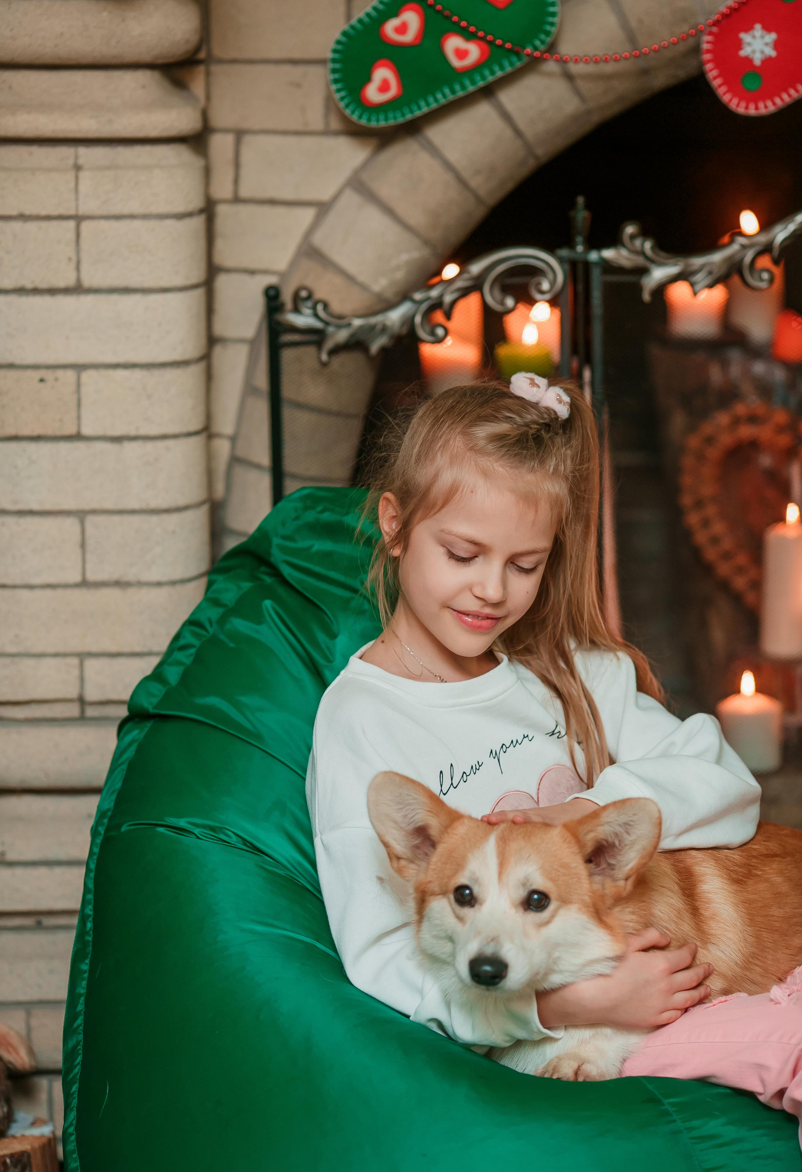 Питомник корги 2021. Модель подросток Кристина Шэр в Москве