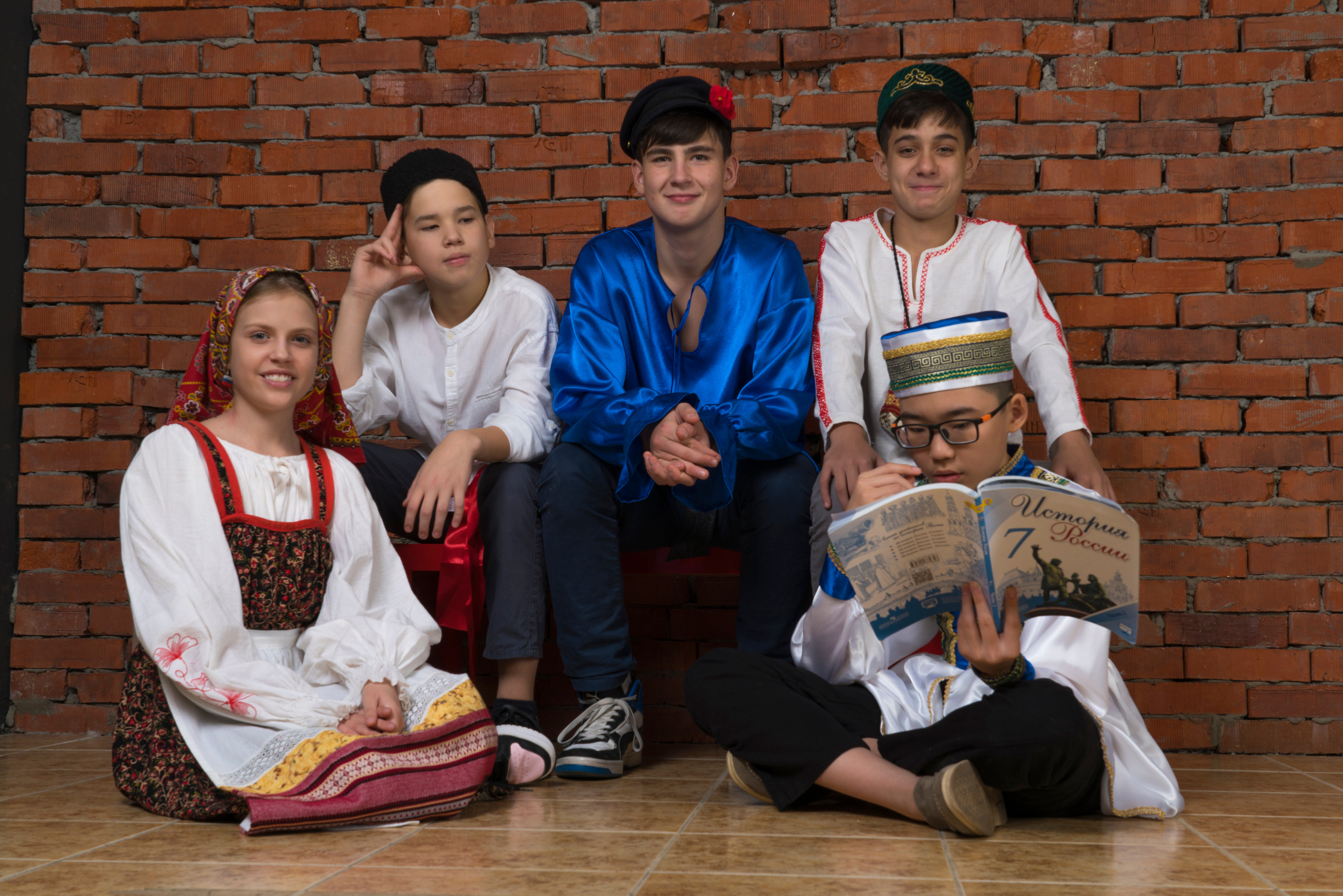 Хоровод Дружбы. Модель подросток Кристина Шэр в Москве