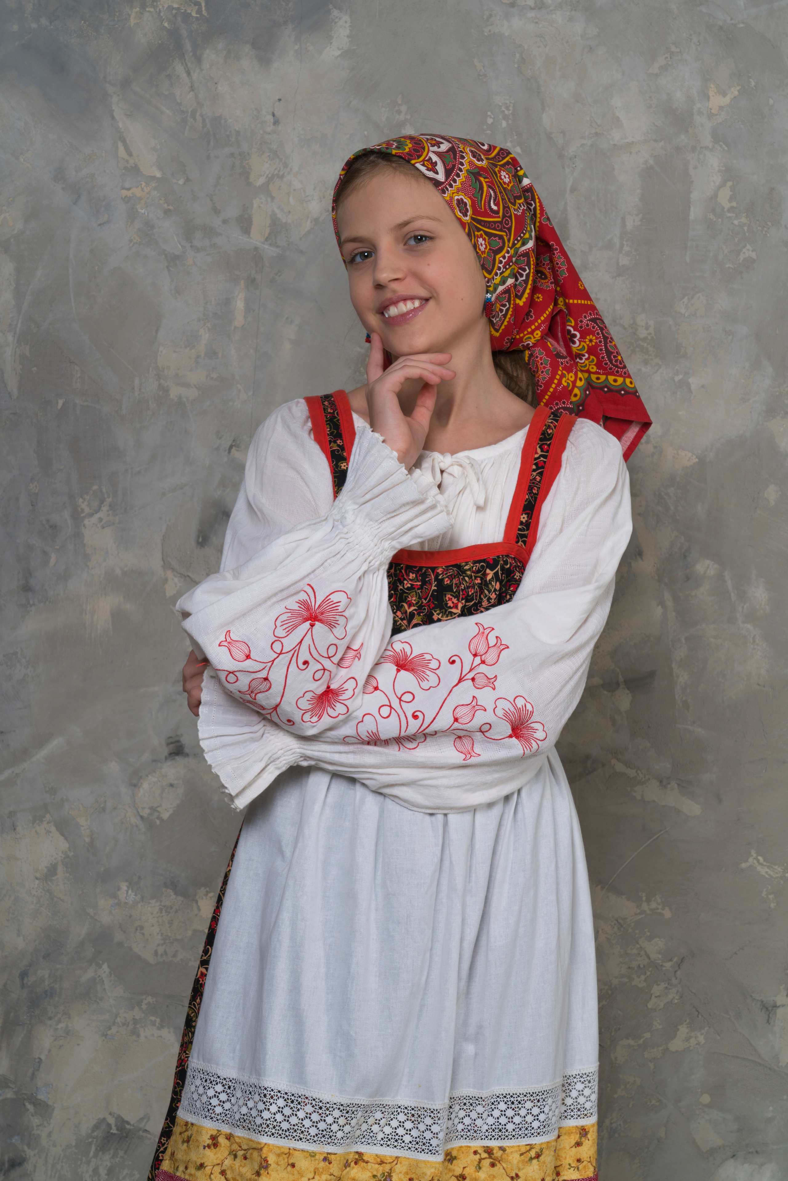 Хоровод Дружбы. Модель подросток Кристина Шэр в Москве