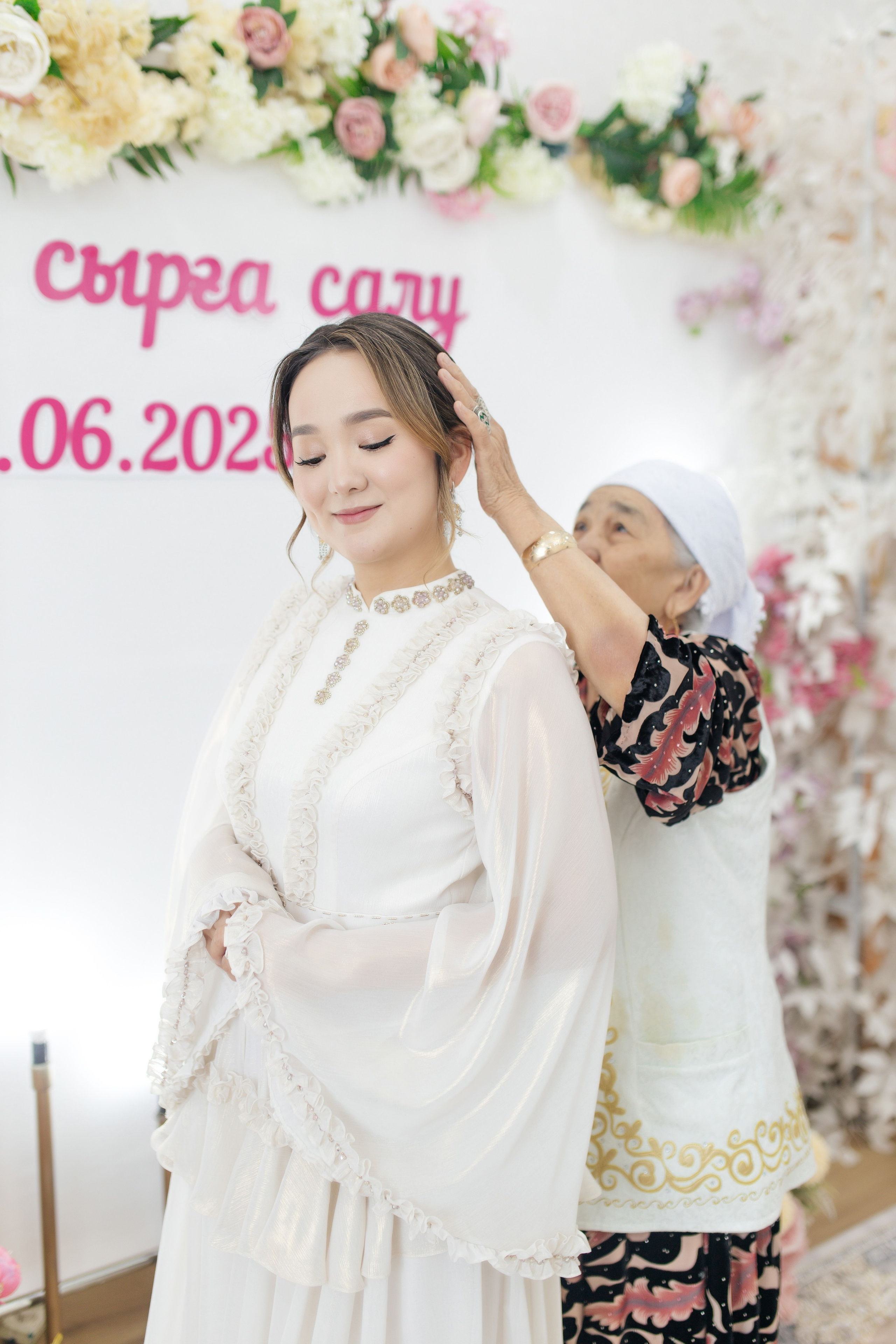 Moldir — syrğa salu. Wedding and Love story Photographer