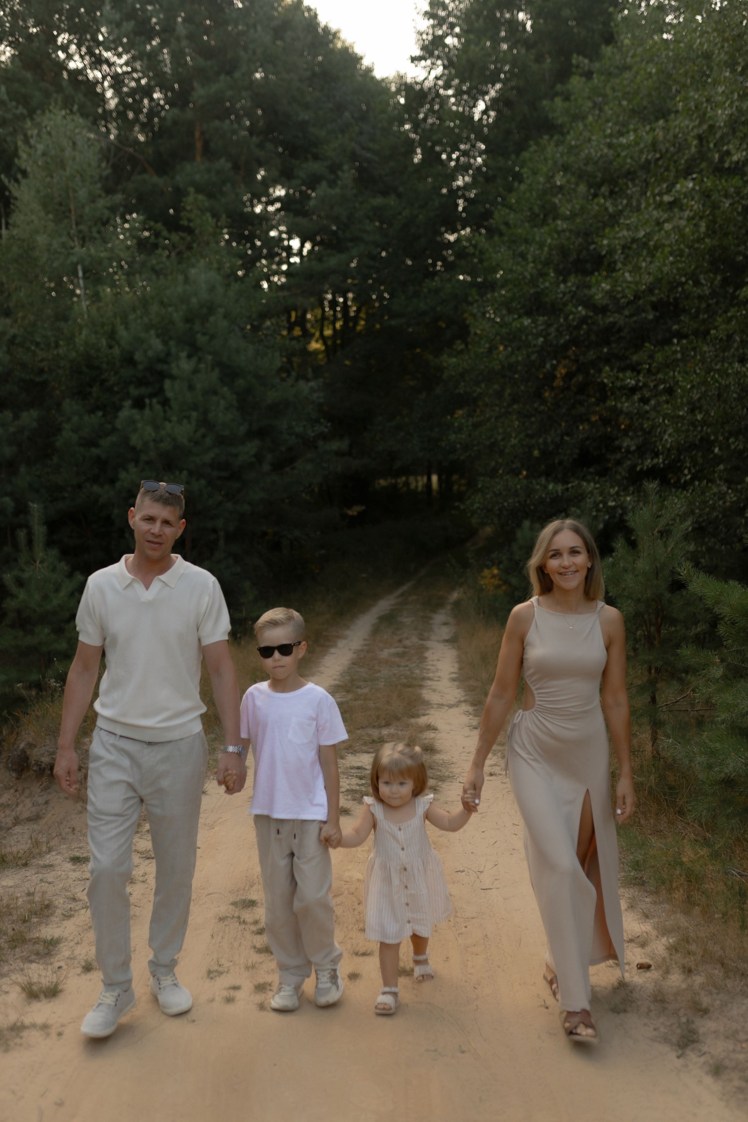 Алексей, Мария, Ваня и Варя. Фотограф Татьяна Семенова