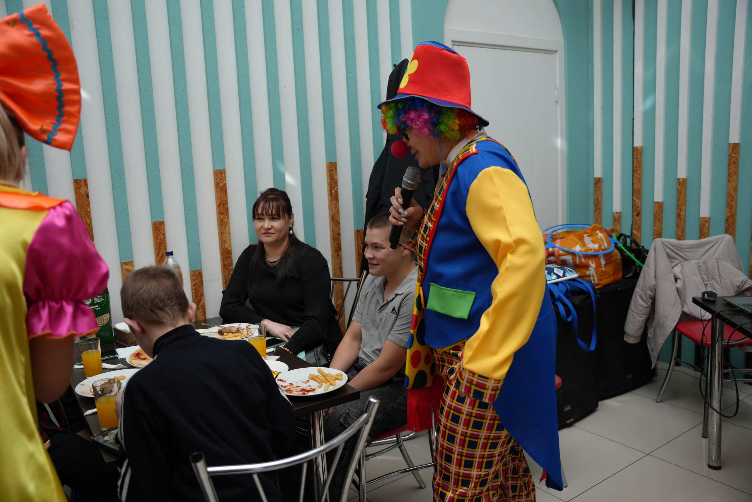 Социально —благотворительная акция «Ты в этом мире не один», посвященная Международному дню инвалидов. ВЫПУСКНЫЕ АЛЬБОМЫ, Школьный фотограф, семейный и свадебный в Саратове и области Ольга Плаксина