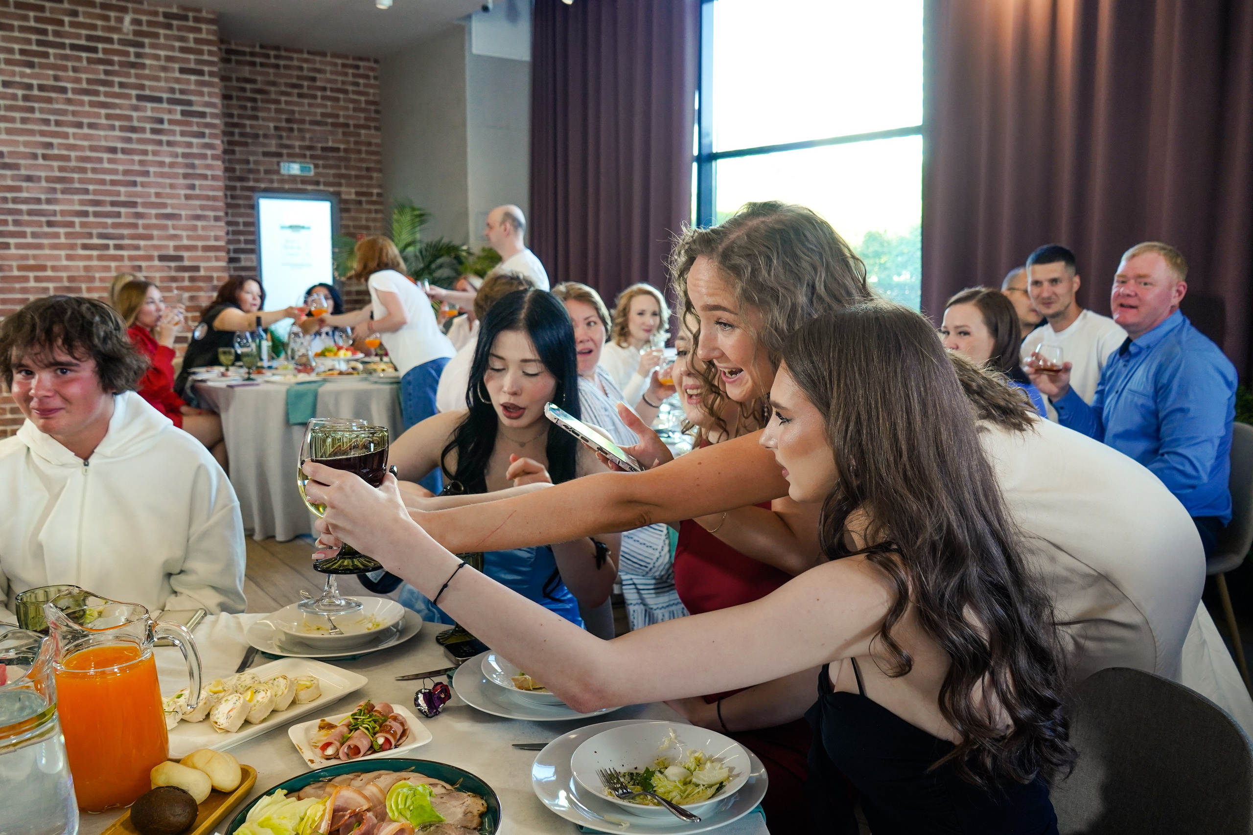 Выпускной вечер, гимназия № 40, 9 класс. Семейный и портретный фотограф в Екатеринбурге Анна Лобанова