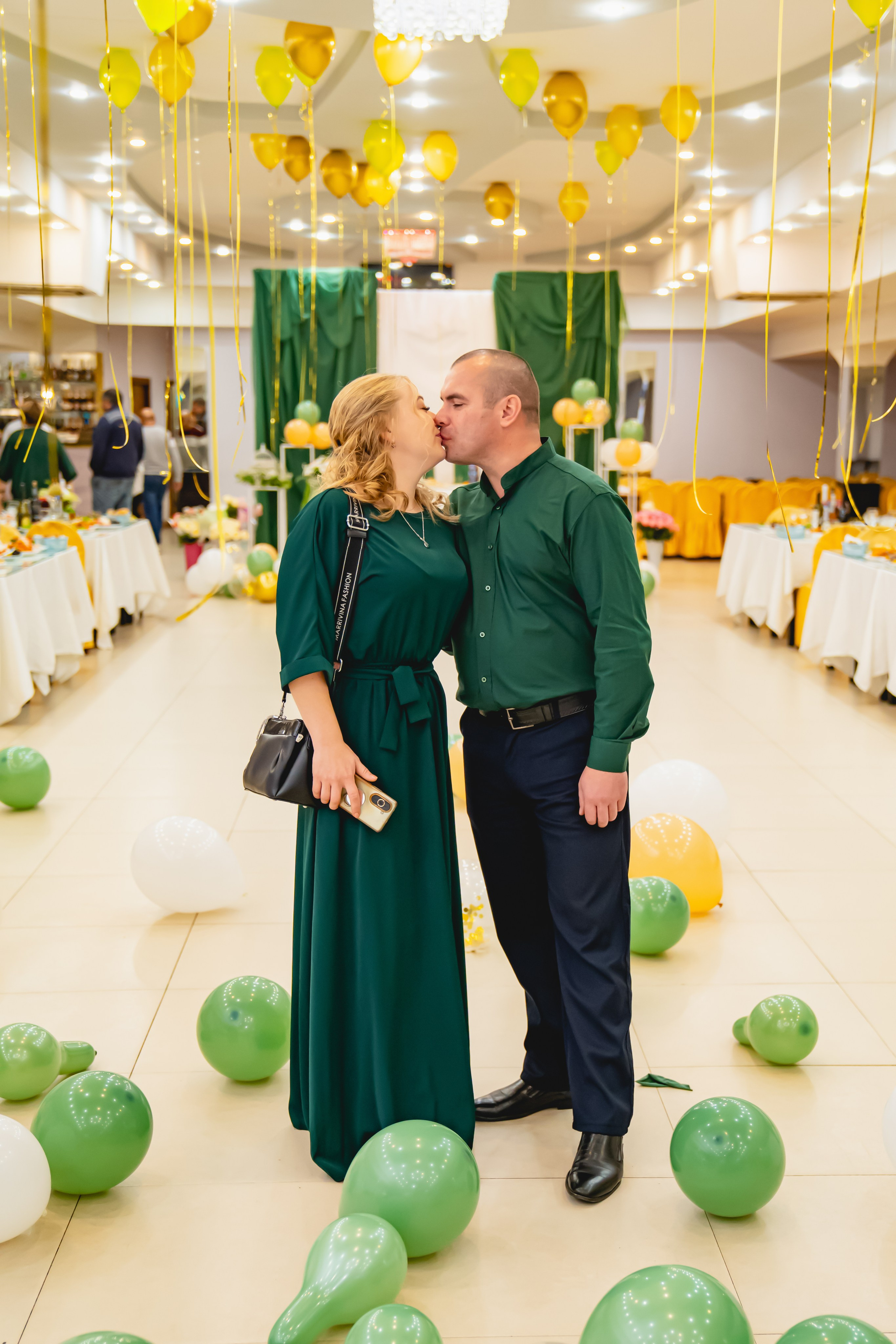 Осенняя Свадьба 2024. Занимаюсь профессиональной фотографией и живу рядом с Байкалом. Работаю в разных жанрах