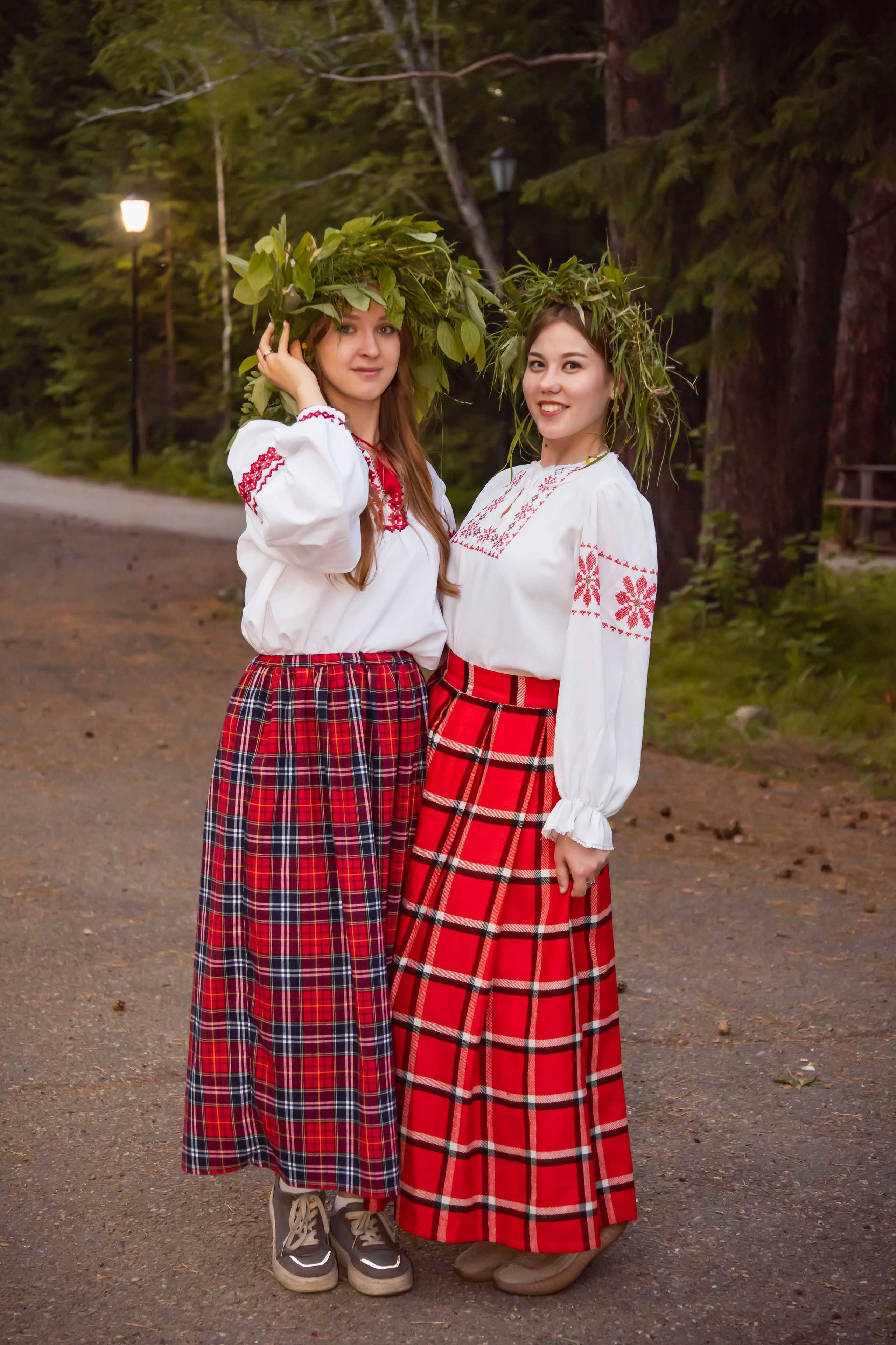 Белорусское Купалье. Занимаюсь профессиональной фотографией и живу рядом с Байкалом. Работаю в разных жанрах