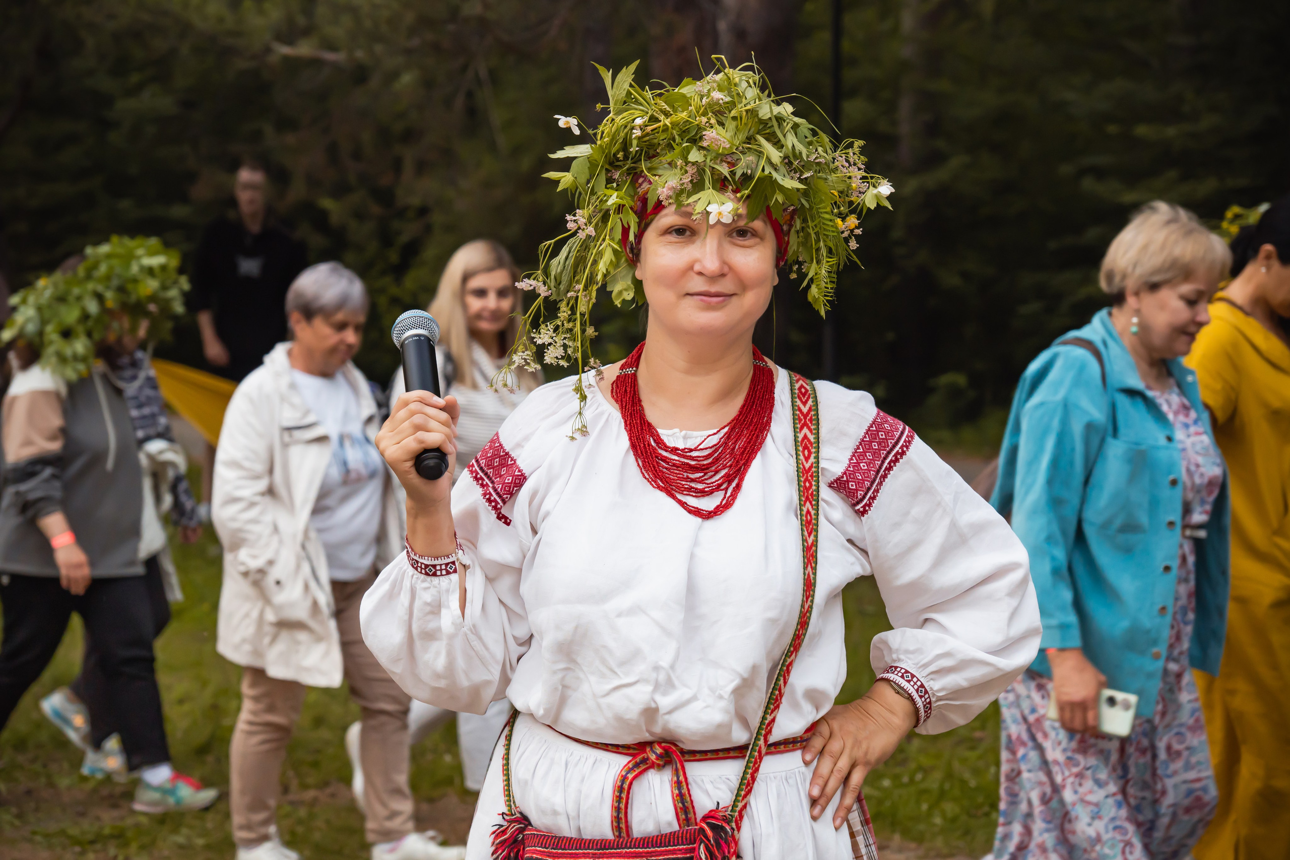 Белорусское Купалье. Занимаюсь профессиональной фотографией и живу рядом с Байкалом. Работаю в разных жанрах