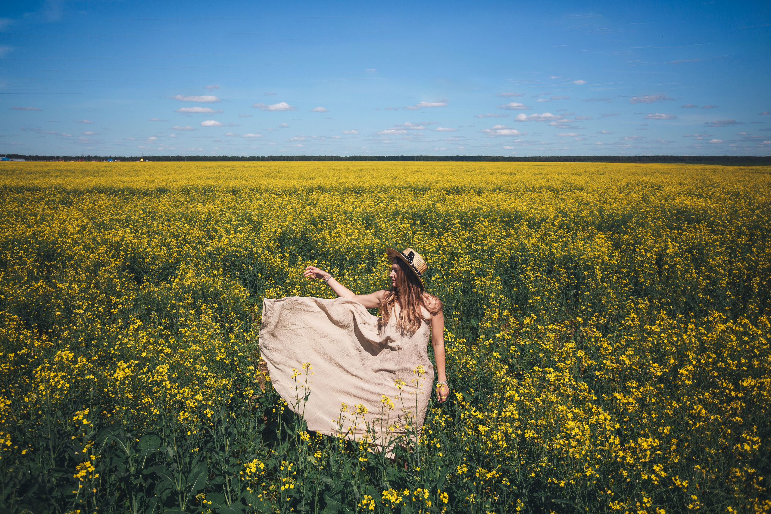 Рапсовое поле. Семейный и художественный фотограф в Тюмени Юлия Логинова