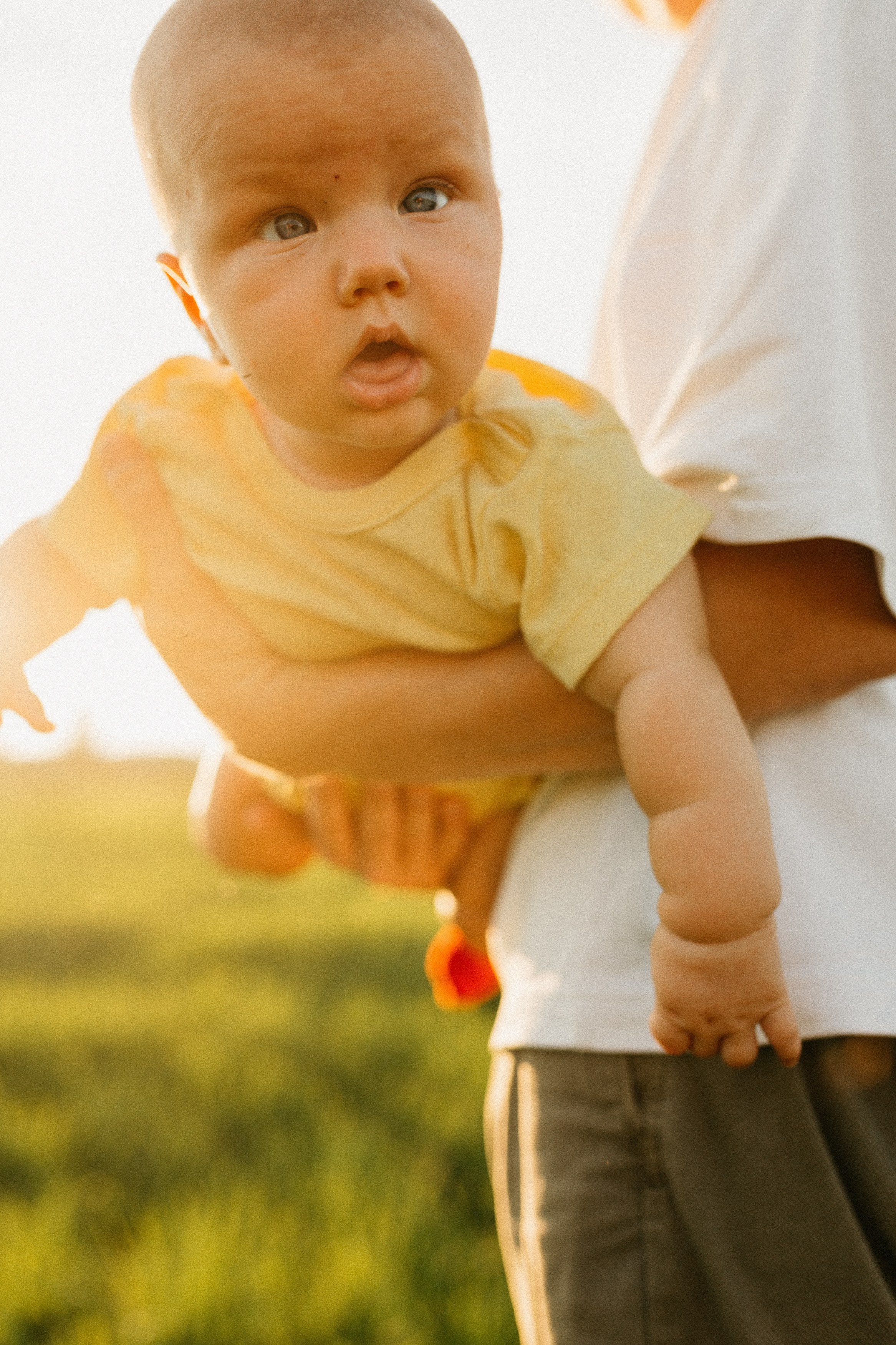 Фотосессия с красными мячами. Семейный фотограф Маша Тимофеева | Москва