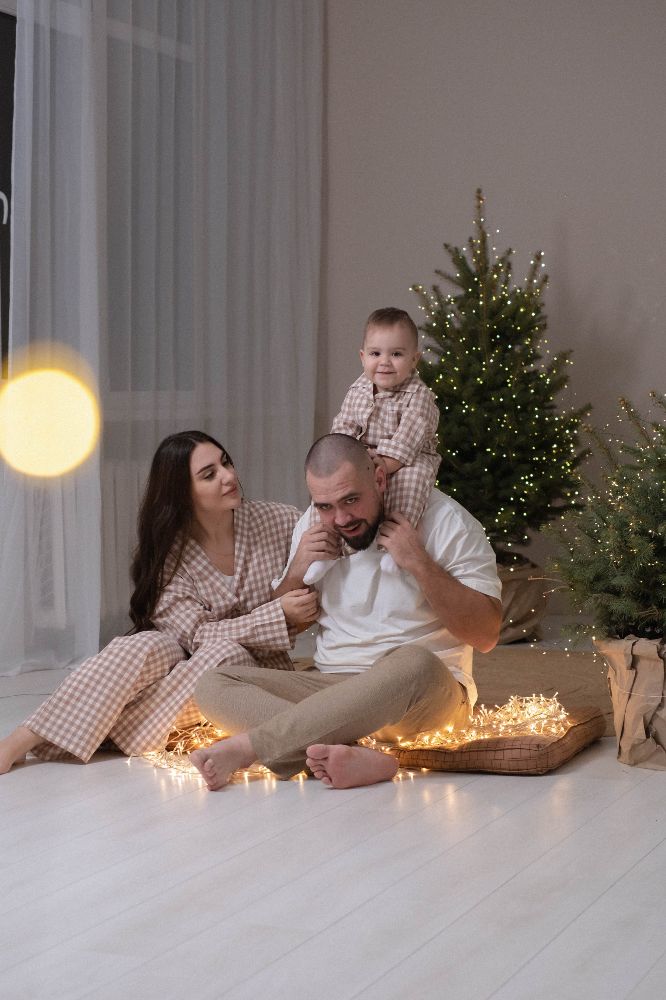 Олеся + Демид + Илья новогодняя. Свадебный и семейный фотограф г. Волгоград Биленко Ангелина