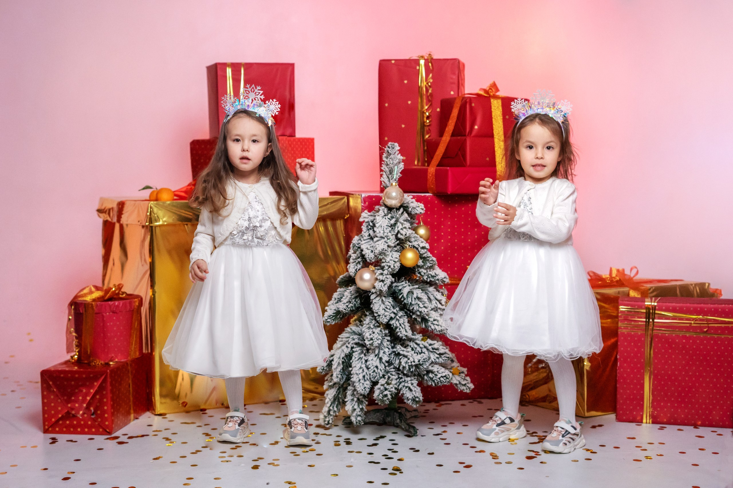 Новогодняя съемка в студии. Мила Посвит Фотограф новорожденных в Тобольске