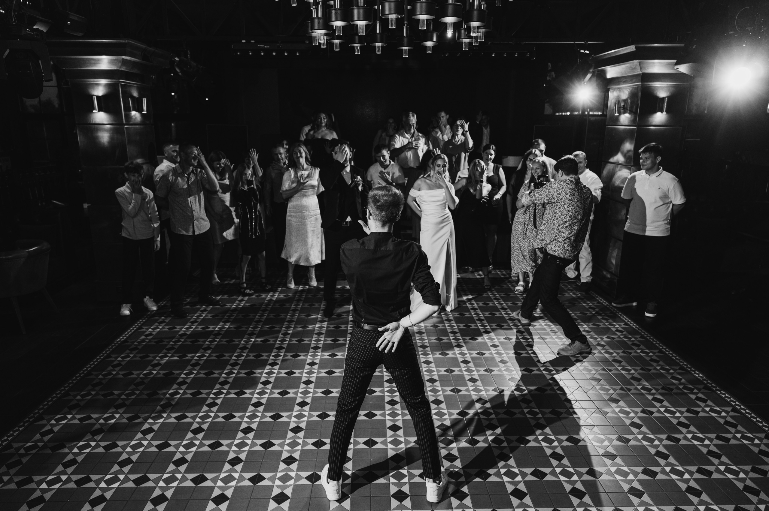 Даниил и Валерия. Черная утка. Полный день. Фотограф Екатерина Бочарникова