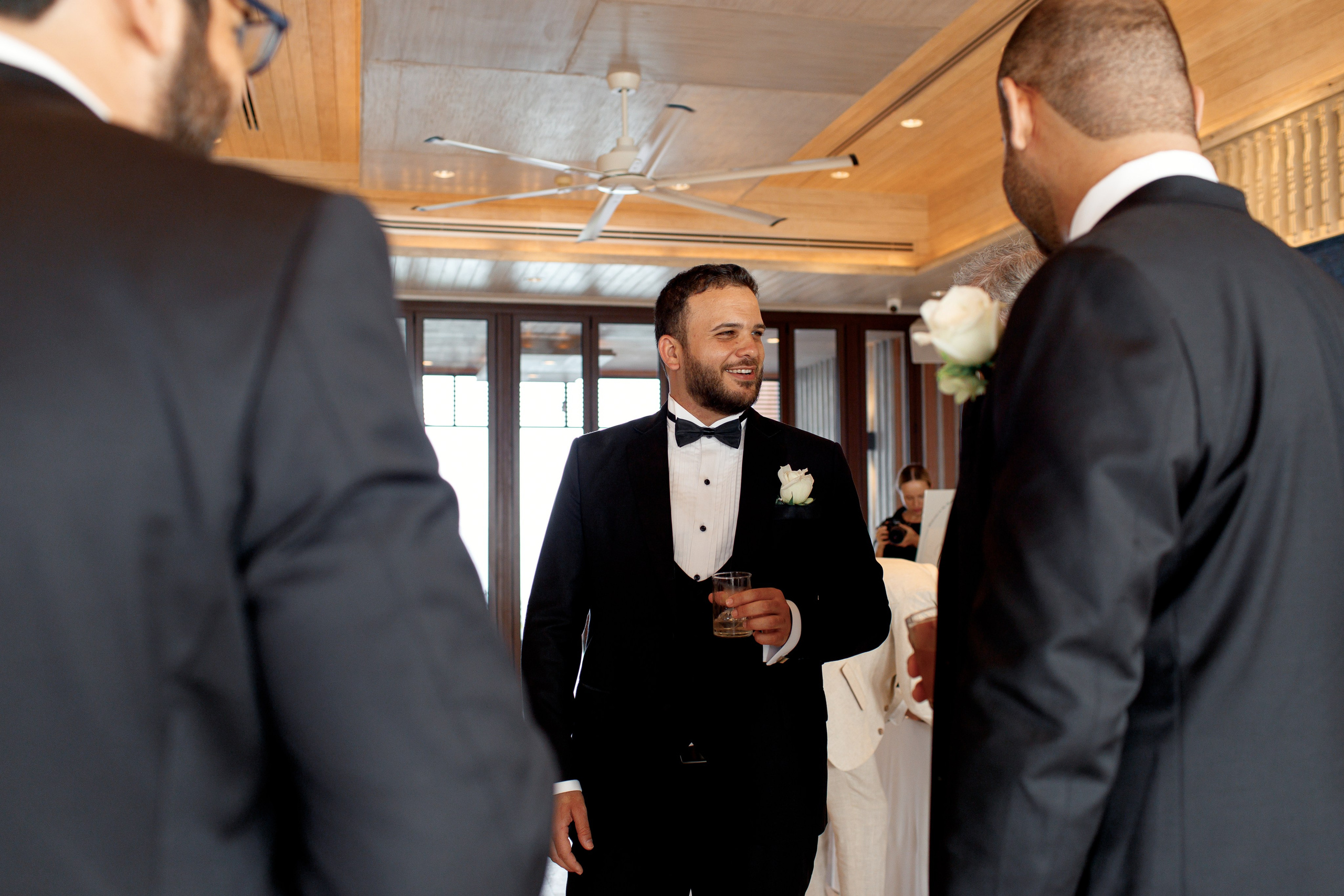 Свадьба с гостями на Пхукете. Фотограф на Пхукете в Таиланде