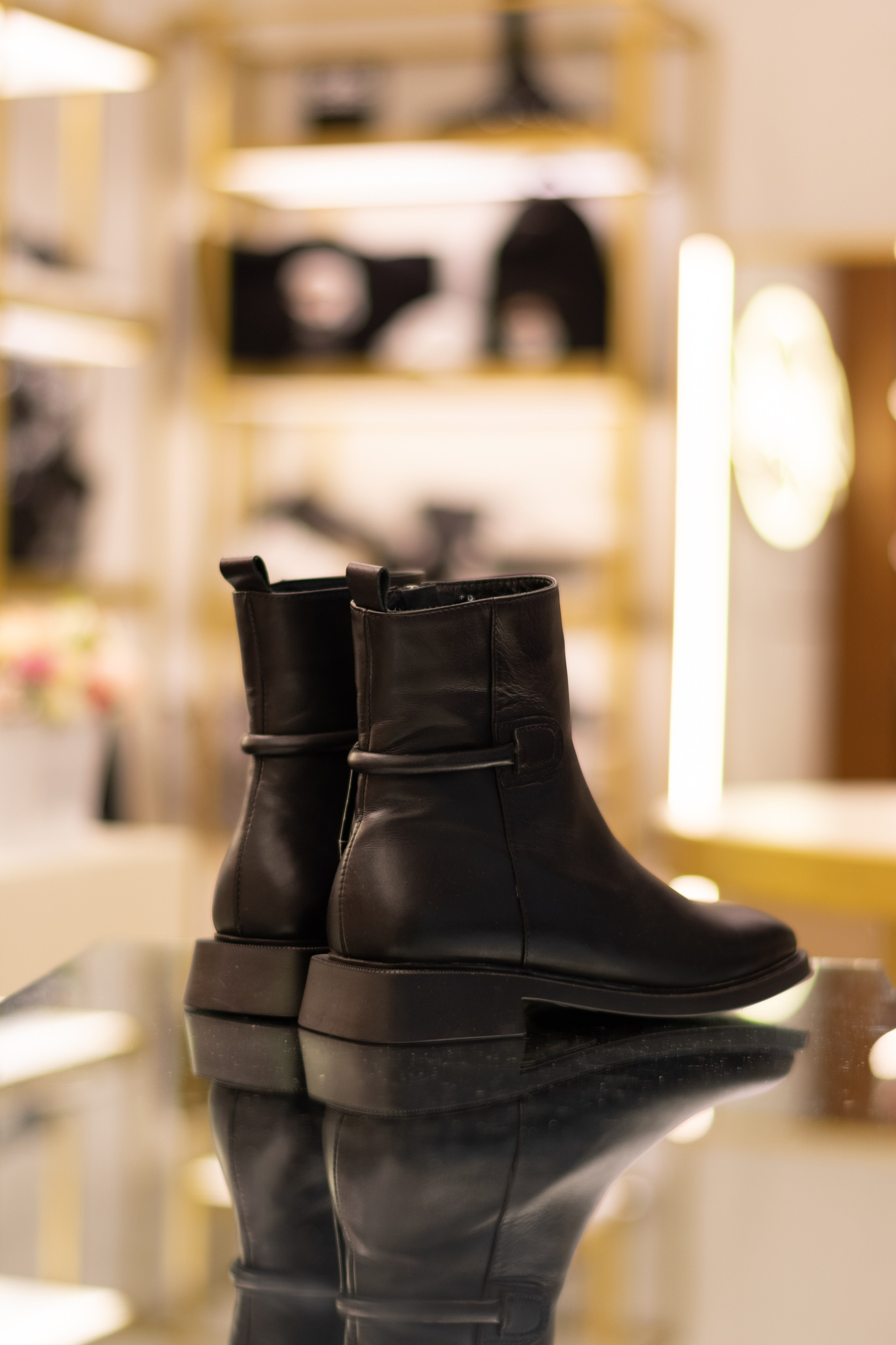 Для организаций. Предметная фотосессия для обувного магазина Capsula. Фотограф/видеограф Богдан Голованов