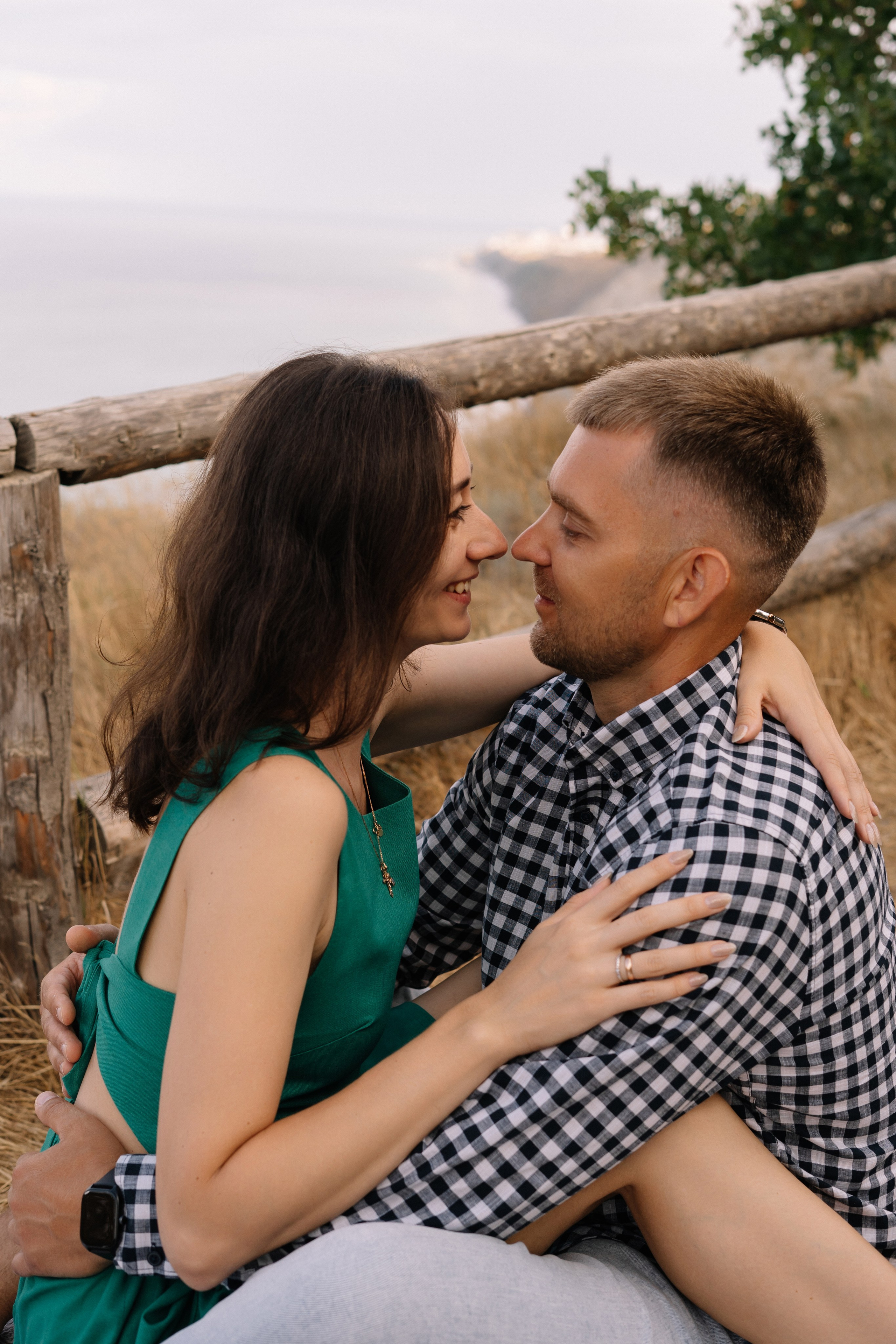 Фотограф Геленджика снял, как папа учит сыновей закидывать удочку с причала