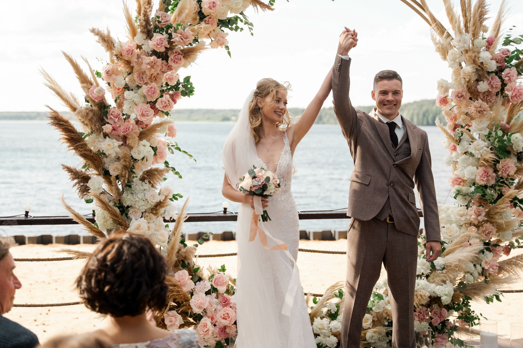 Свадьба в Лесной Рапсодии на берегу озера. Свадебный фотограф в Санкт-Петербурге и Москве Андрей Нестеров