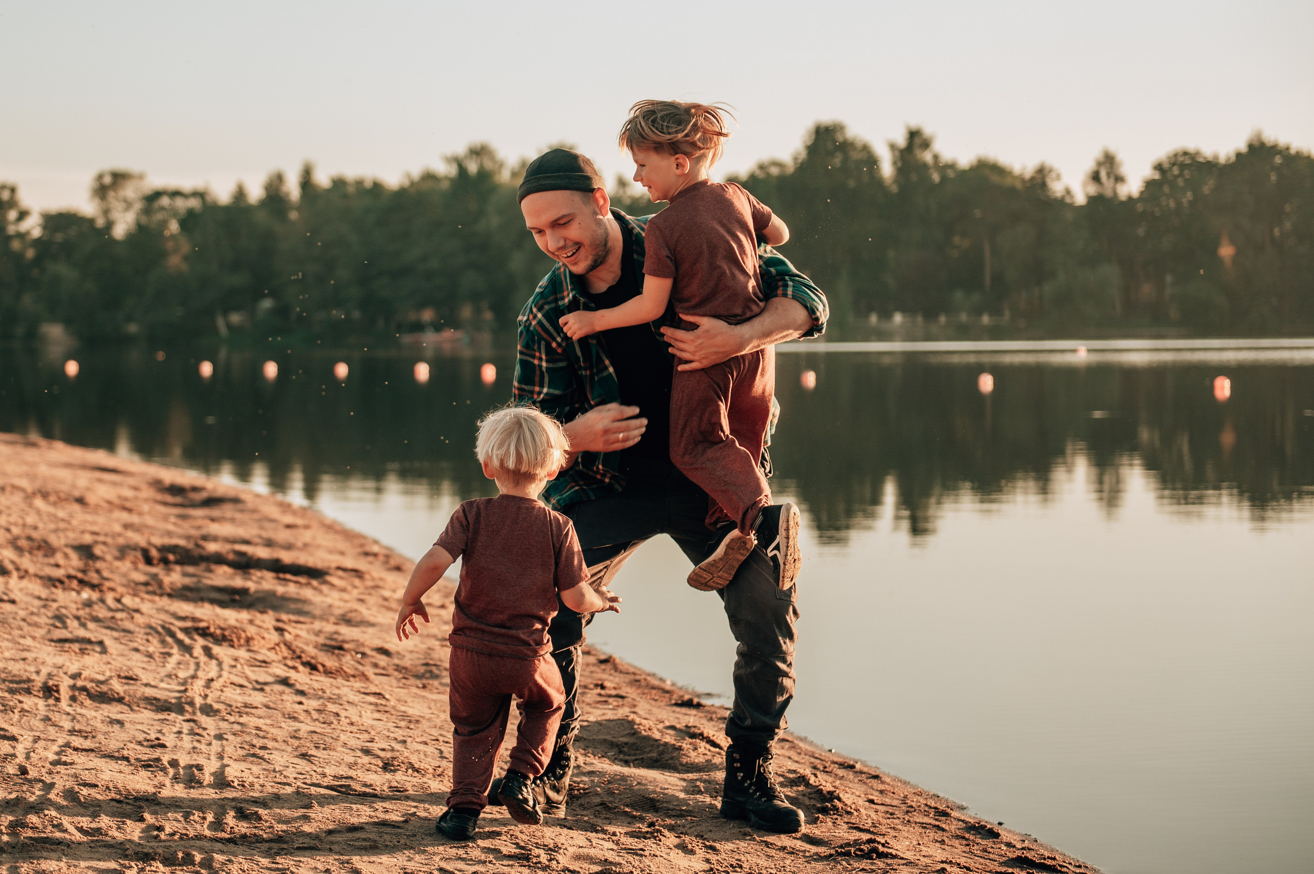 Семейна прогулка с непоседами-мальчишками. Свадебный и семейный фотограф София Невская