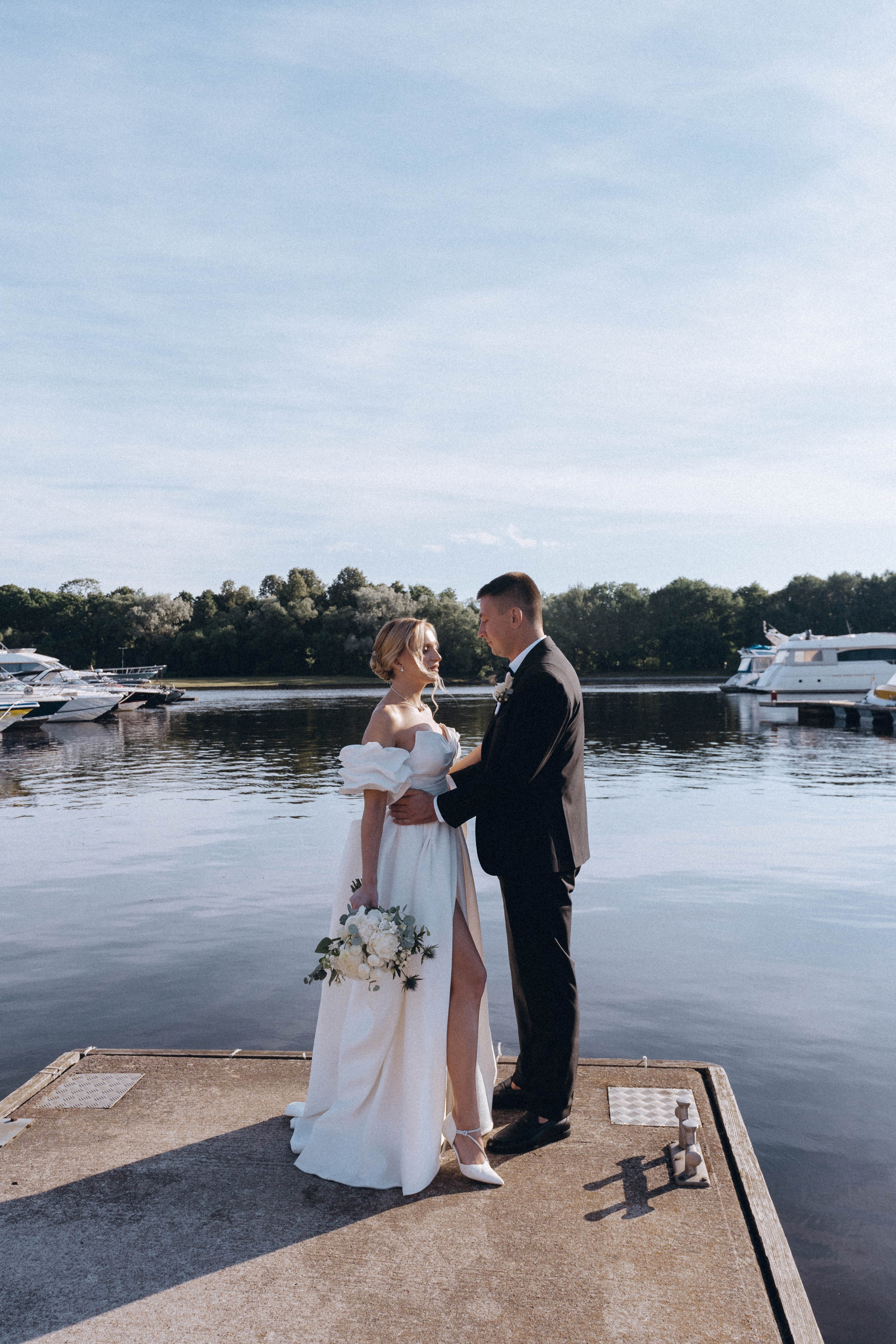 СВАДЕНБНАЯ СЬЕМКА НА КАТЕРЕ ПО КАНАЛАМ САНКТ-ПЕТЕРБУРГА И В АКВАТОРИИ НЕВЫ. Профессиональный фотограф, Санкт-Петербург — Виктория Богомолова