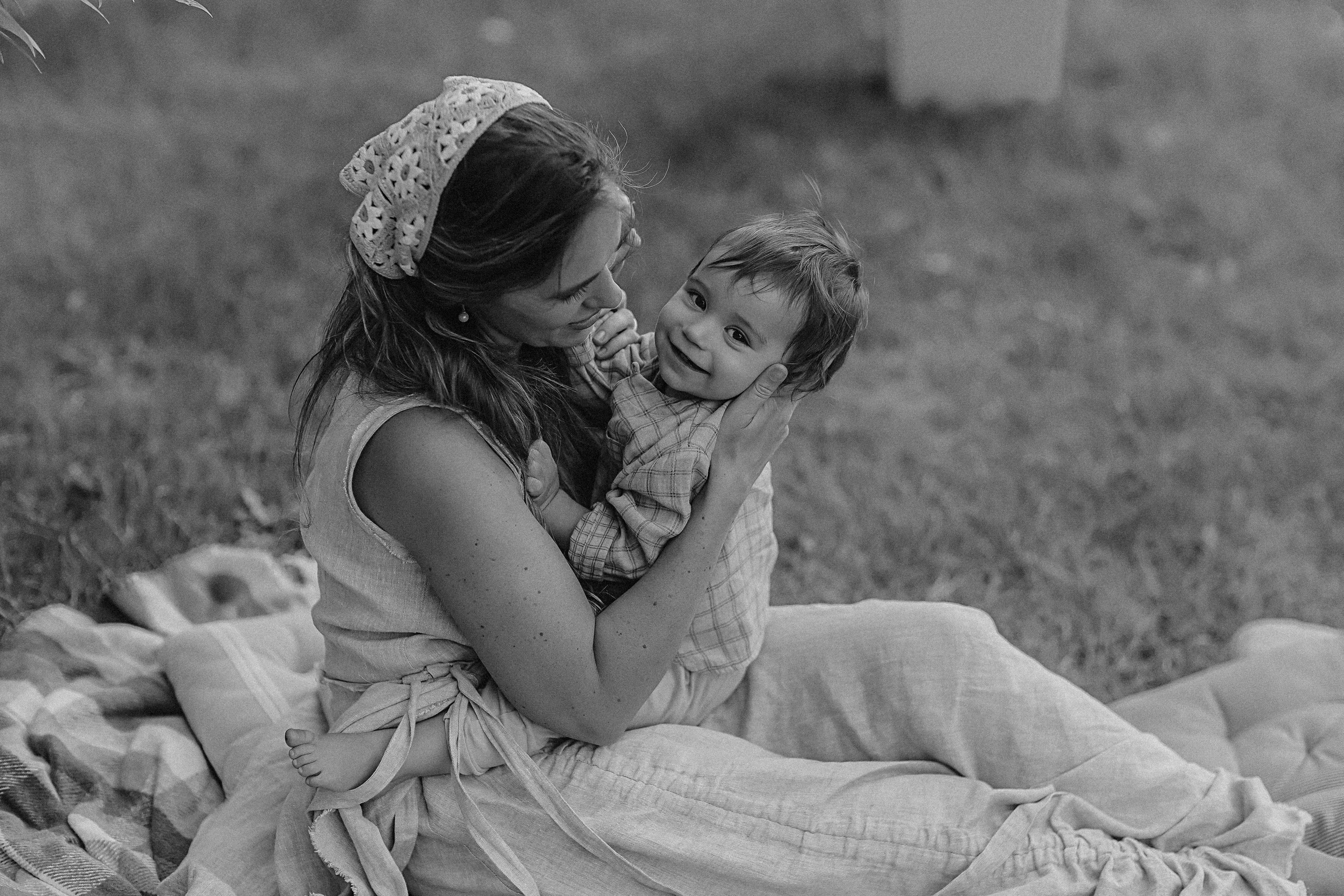 Стирка у дома. Семейный фотограф Тюмень, фотограф на роды Салмина Мария