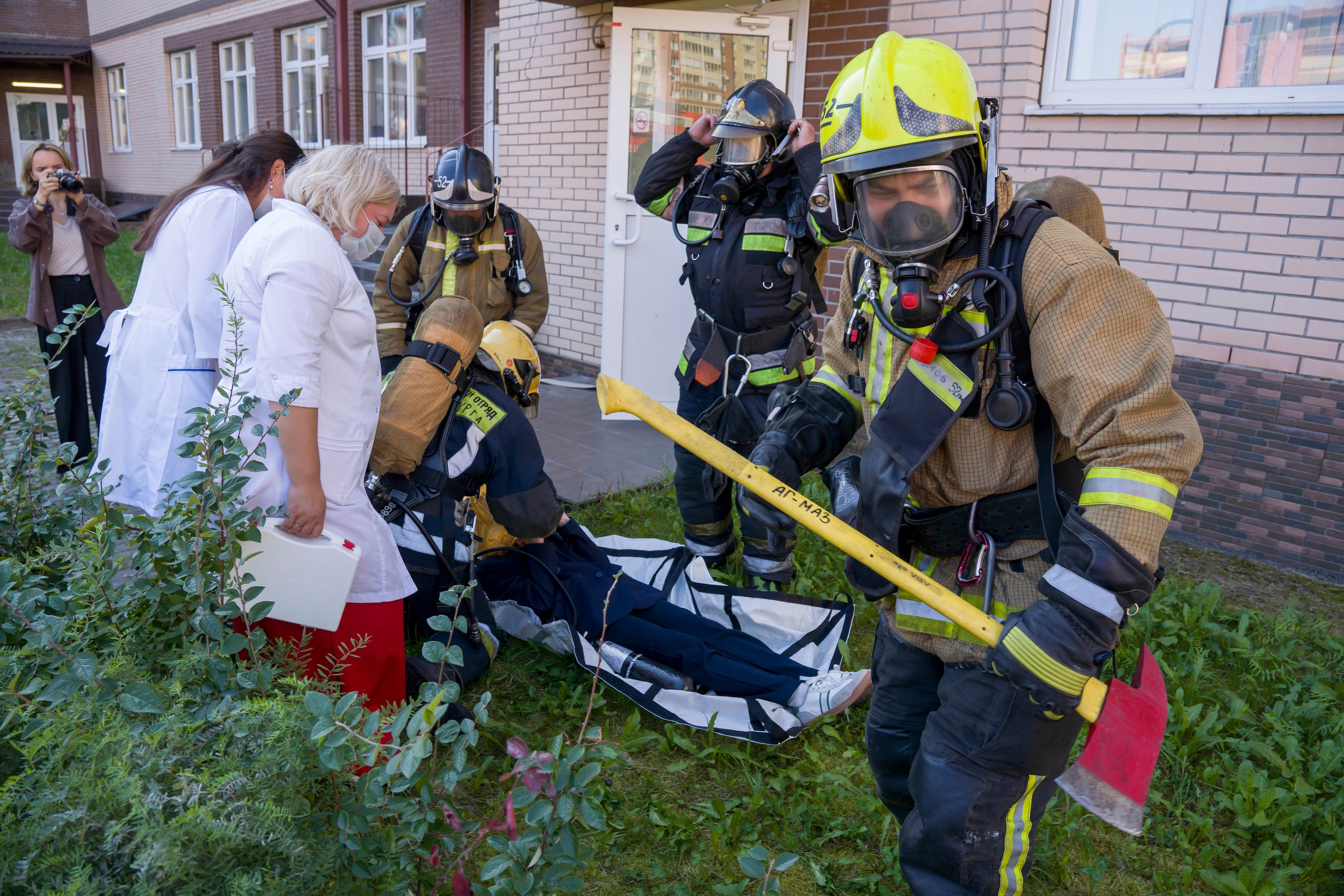 МЧС тренировка эвакуации в школе. Фотограф в Санкт-Петербурге. Репортажная и все съёмки для бизнеса