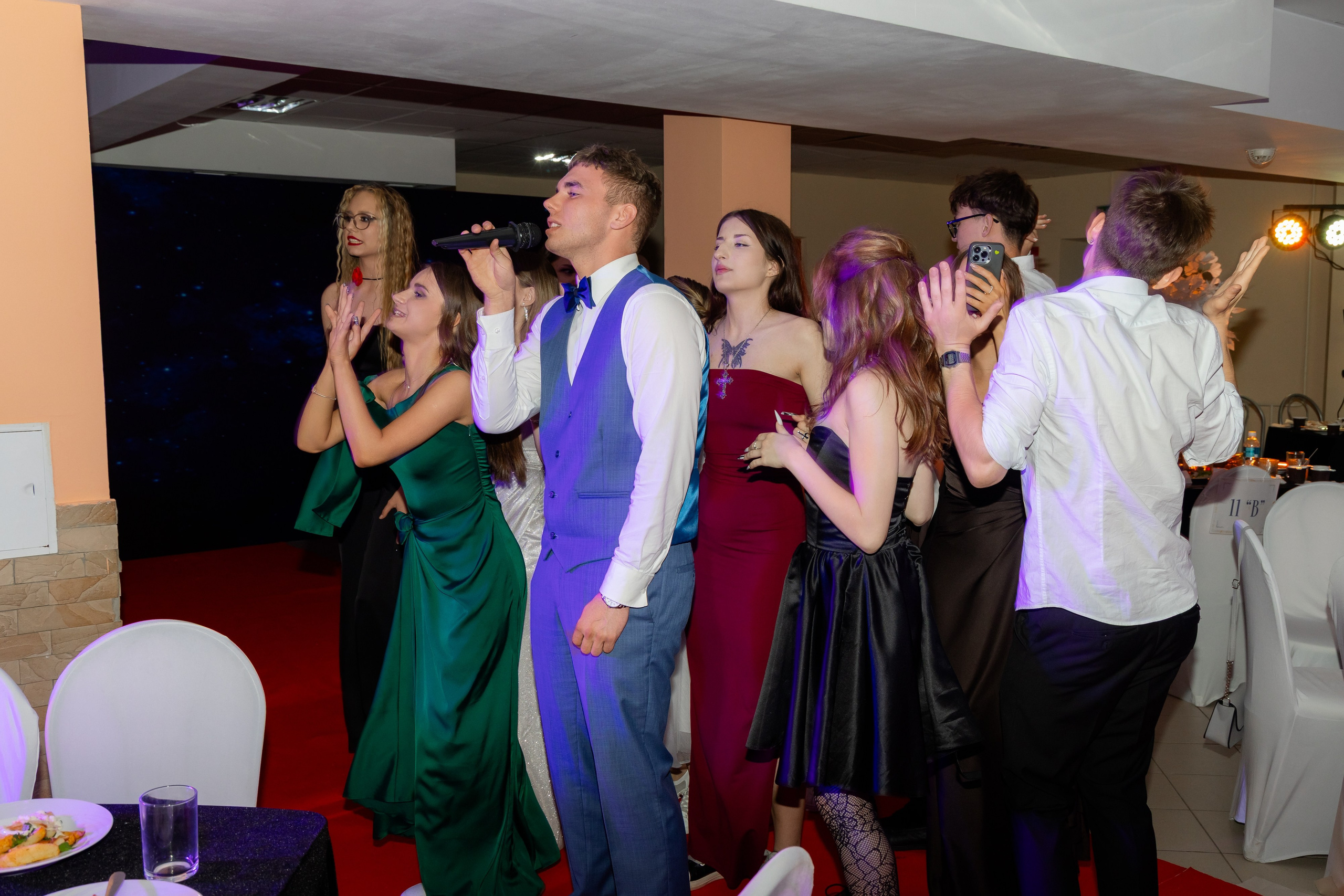 Школьный выпускной 2025 год в Минске, Беларуси. Свадебный фотограф в Минске/Беларуси Сергей Спиридонов