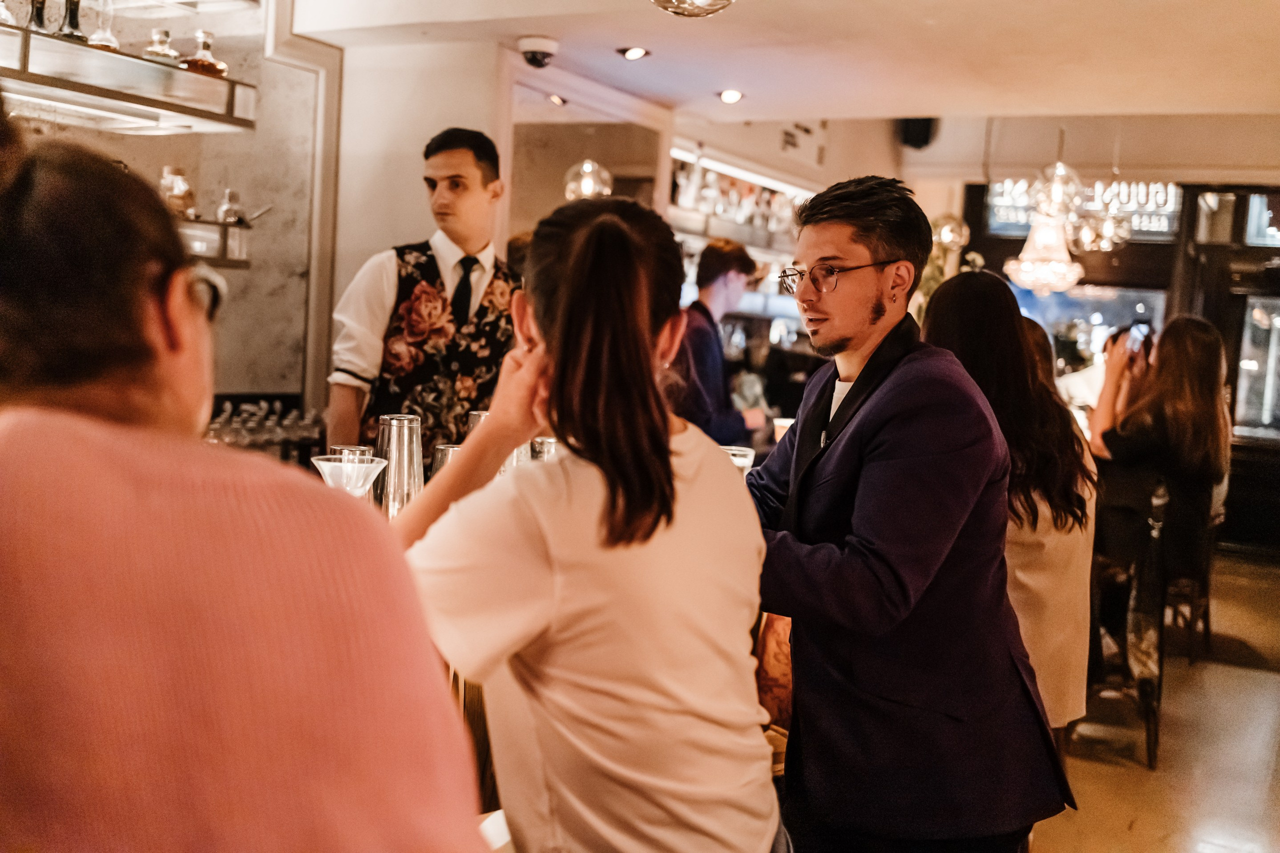 Бар Медведь. VICTORIA SHU