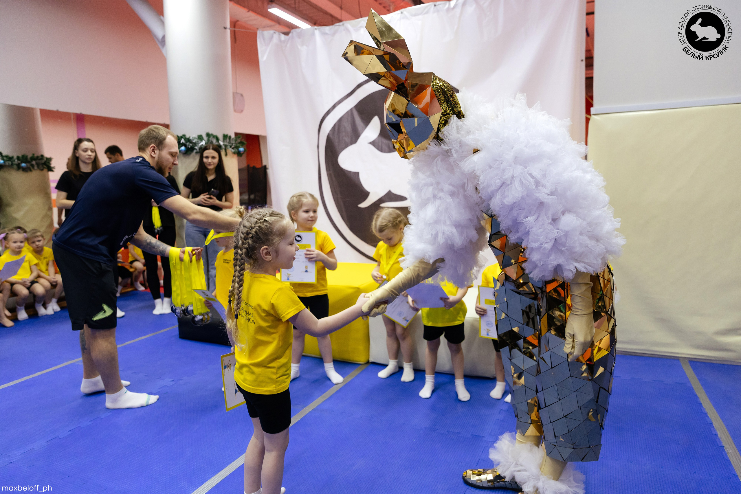 Белый кролик. Соревнования. Семейный фотограф — Макс Белогрудов