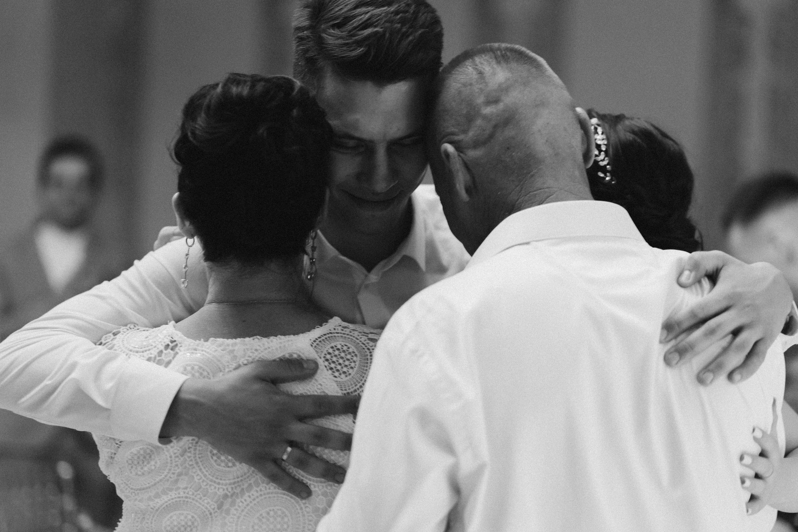 Вика и Ваня. Эстетичный свадебный репортаж в любом городе страны