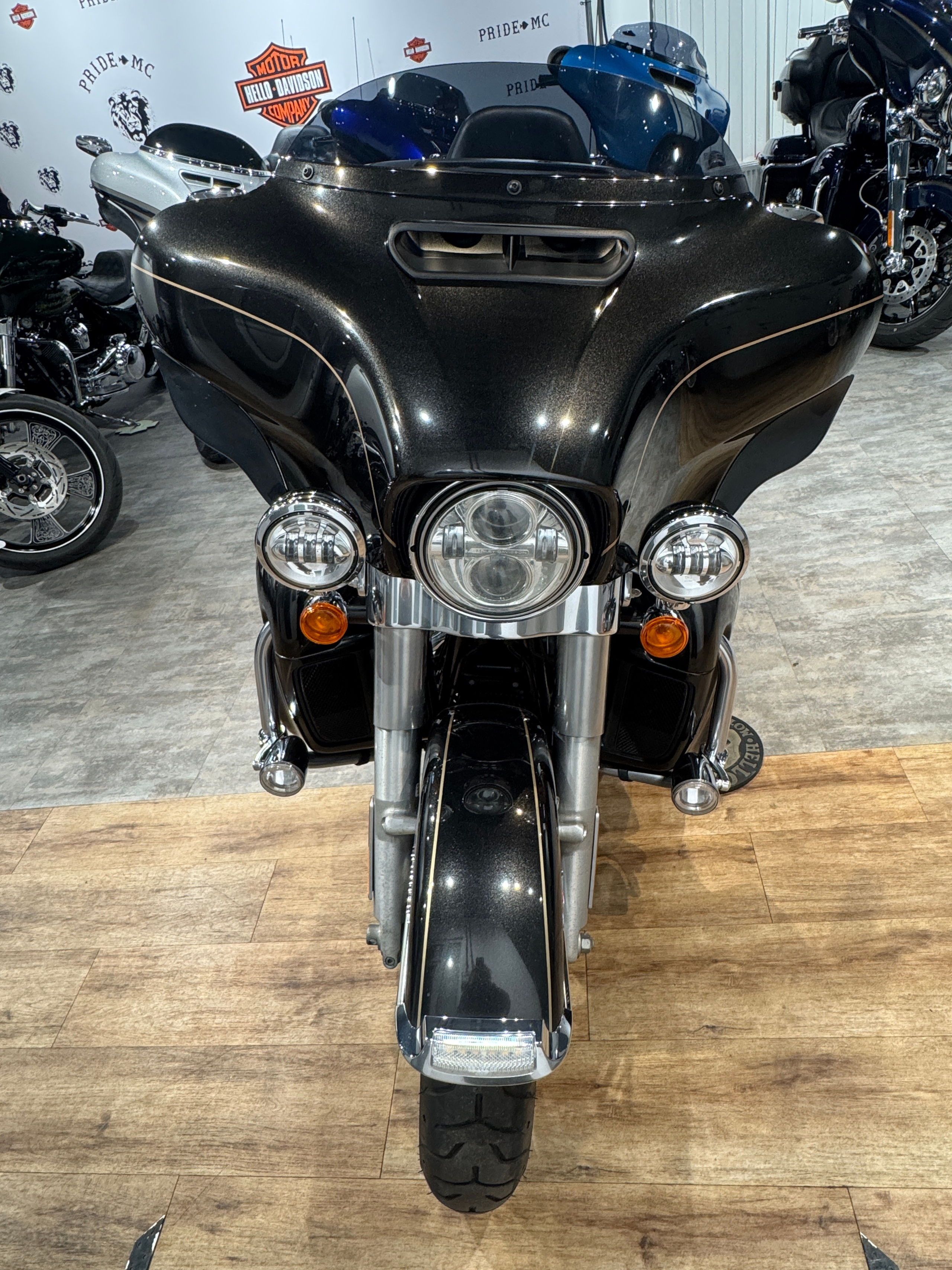 Мотоциклы Harley-Davidson 2017 Electra Glide Limited (Black Tempest) (Touring)  — купить мотоцикл. Hello Davidson, Москва. Только хорошие мотоциклы…