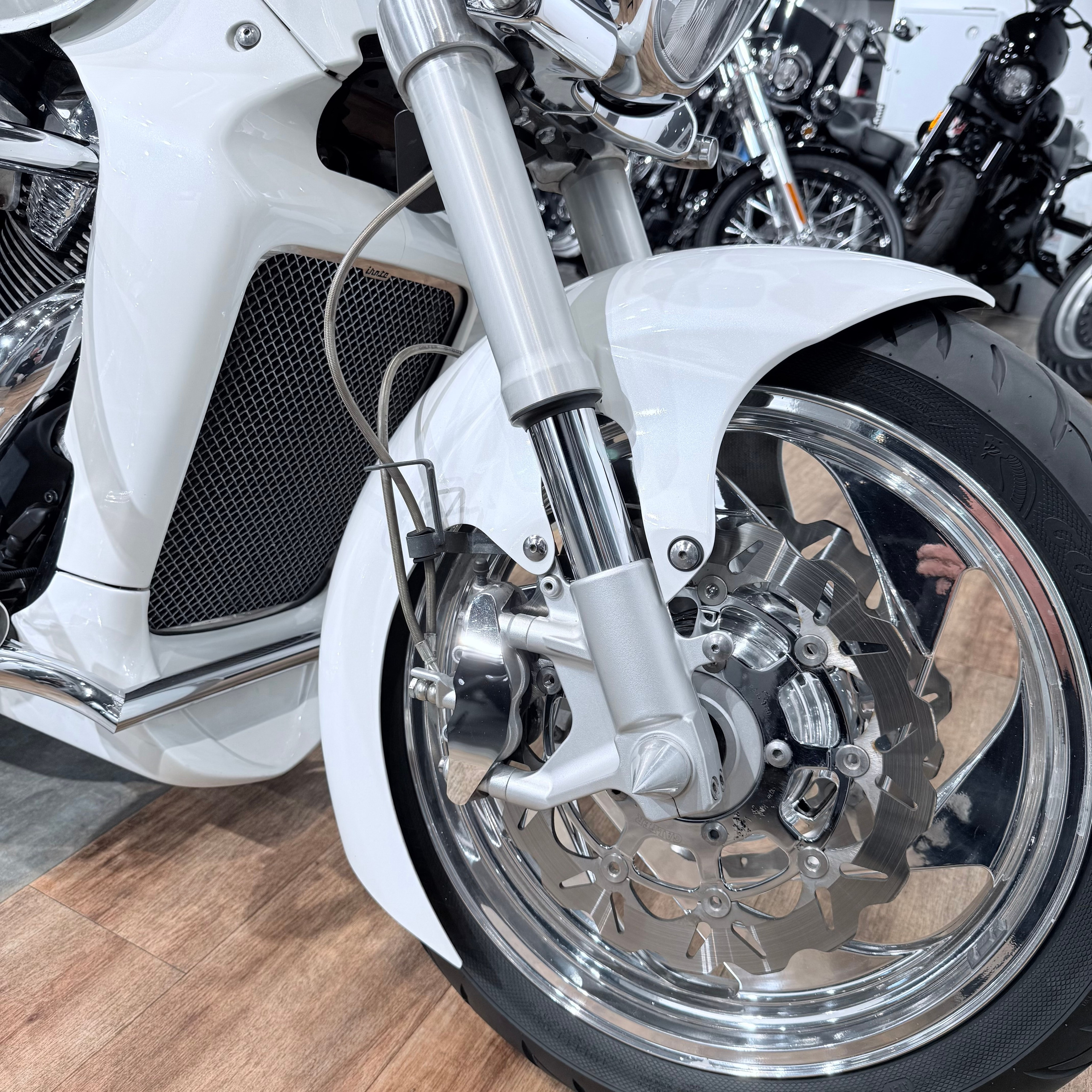 2007 SUZUКI М109R Whitе Hunter. Hello Davidson, Москва. Только хорошие мотоциклы…